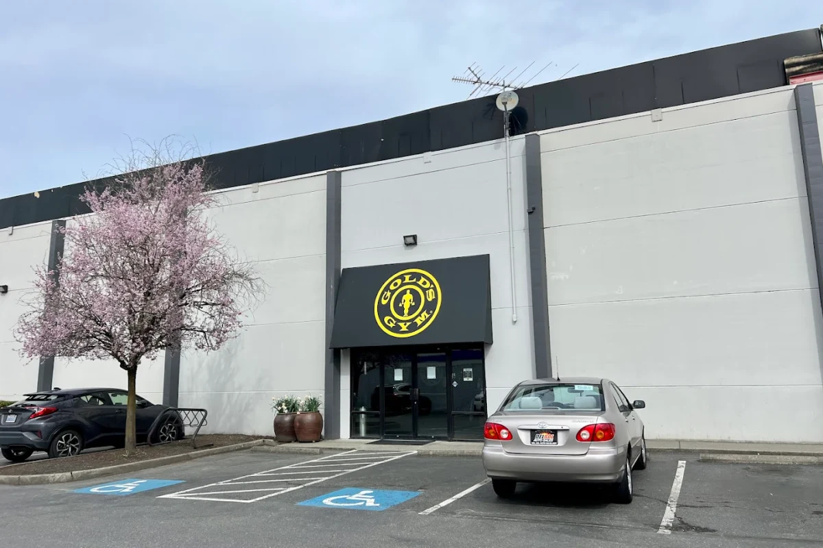 Gold's Gym Kirkland | Kirkland, WA 98033 | Stronger Starts Here
