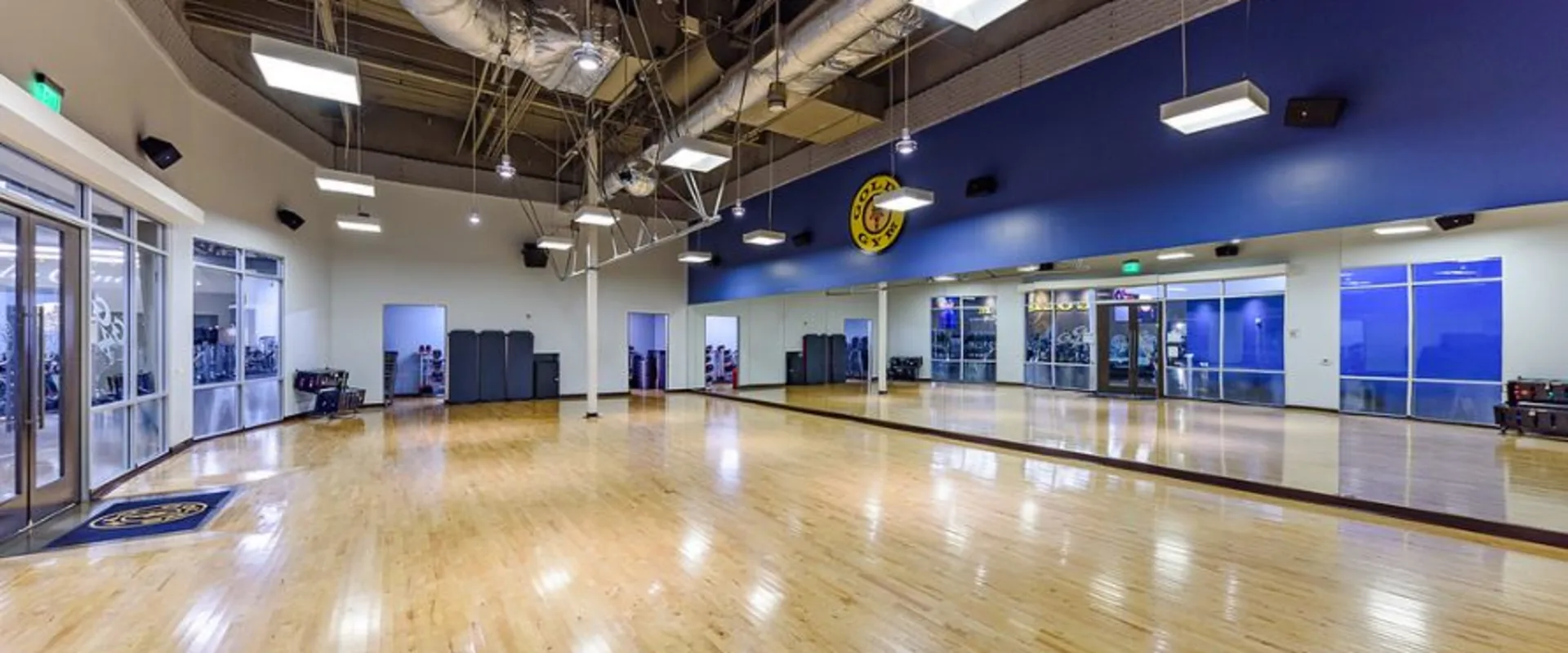 Gold's Gym in Fullerton, CA with group fitness studio