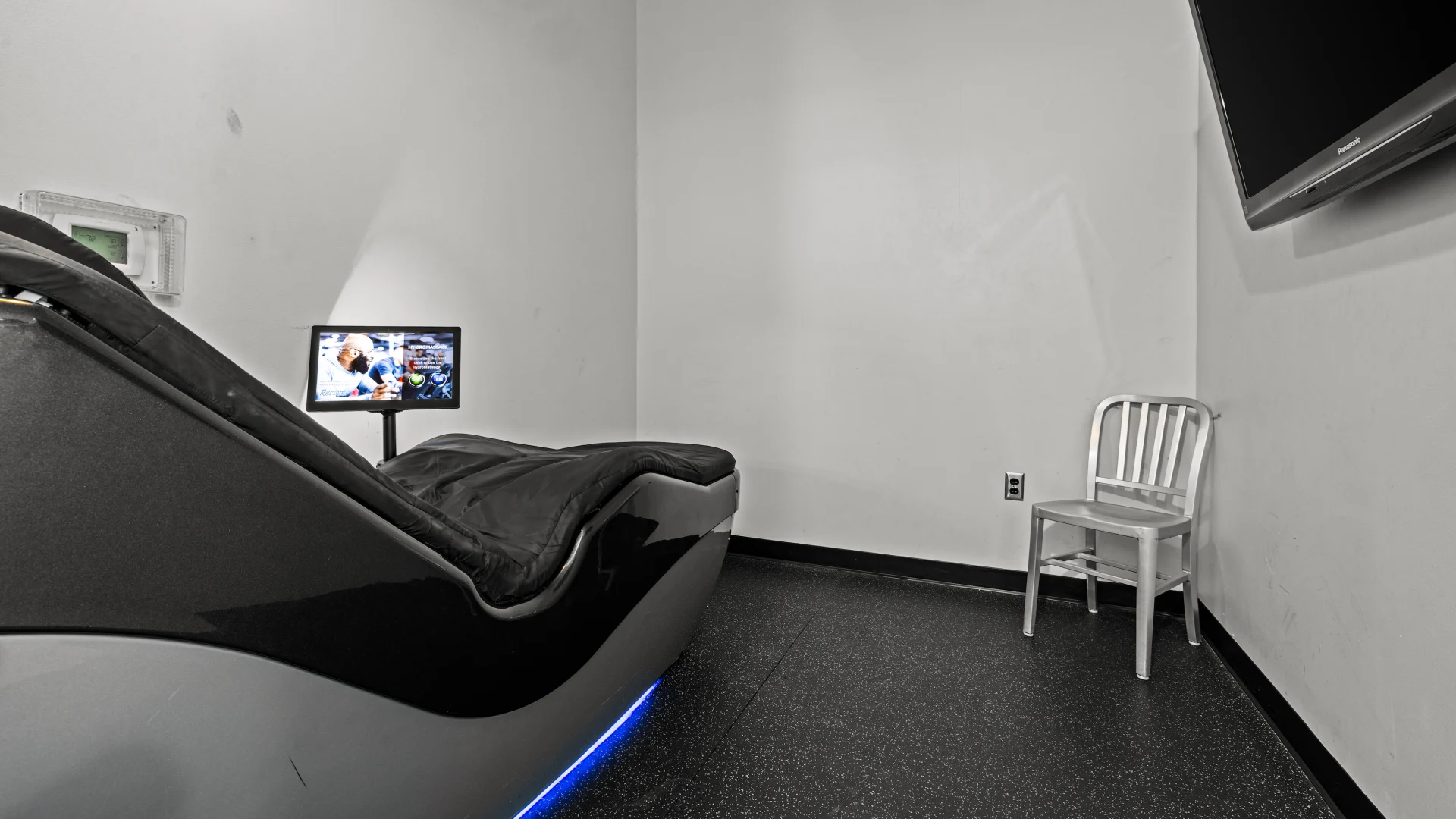 Hydro massage bed in private recovery room.