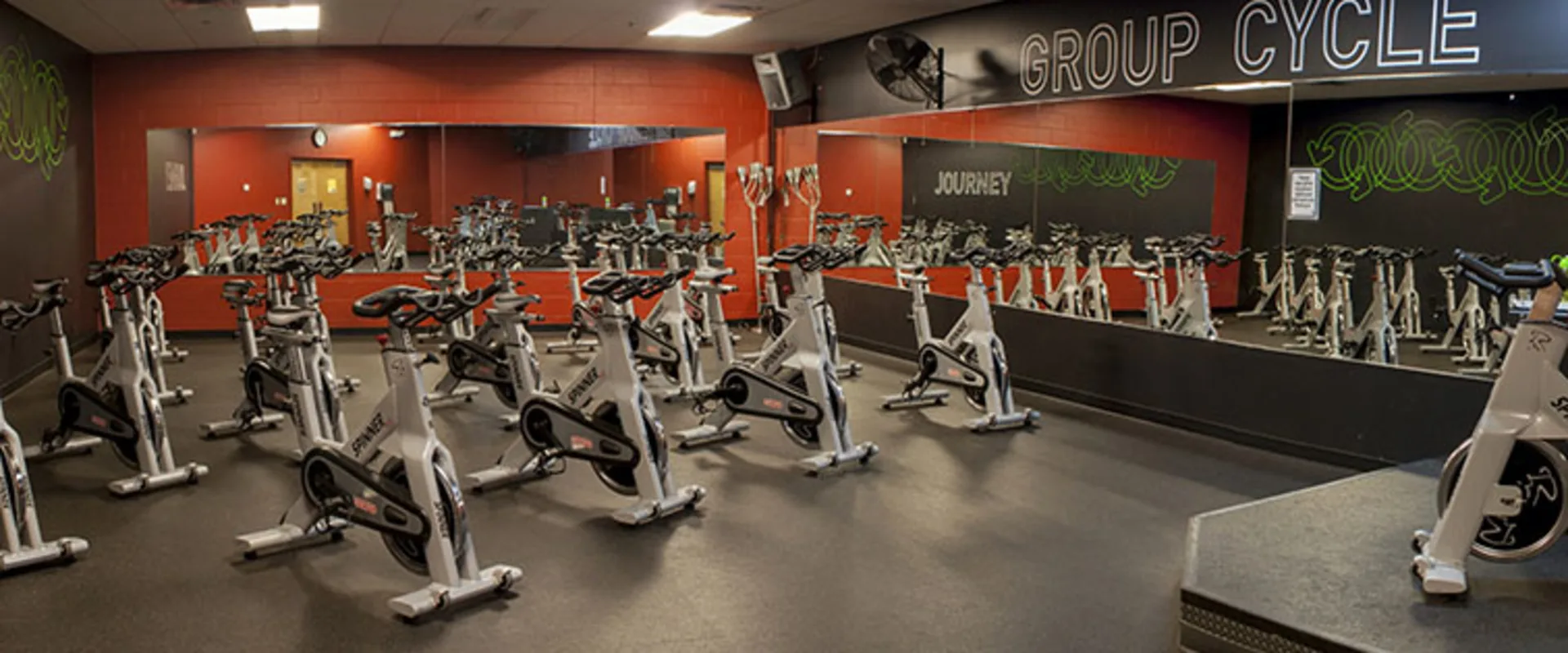 Gold’s Gym San Antonio 78 Walzem (Gold Level) Group Cycle