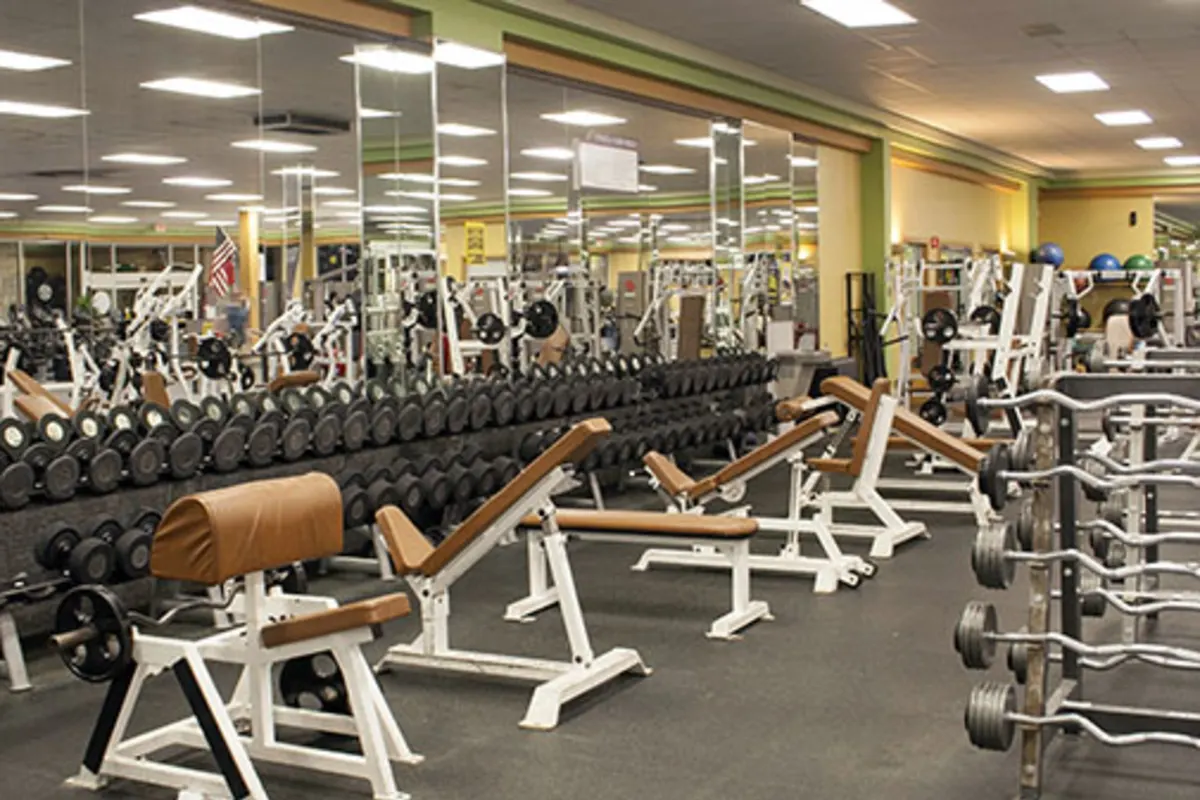 Gold's Gym San Antonio Tezel & Guilbeau | TX 78250 | Build Strength