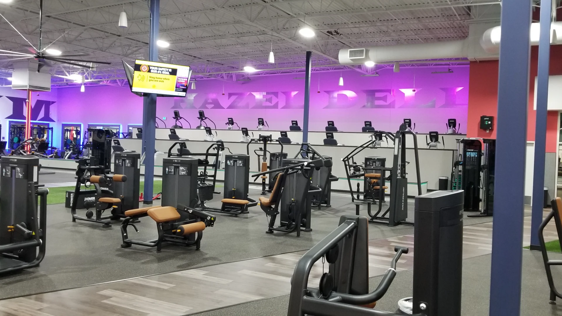 Gold's Gym Vancouver Hazel Dell Interior