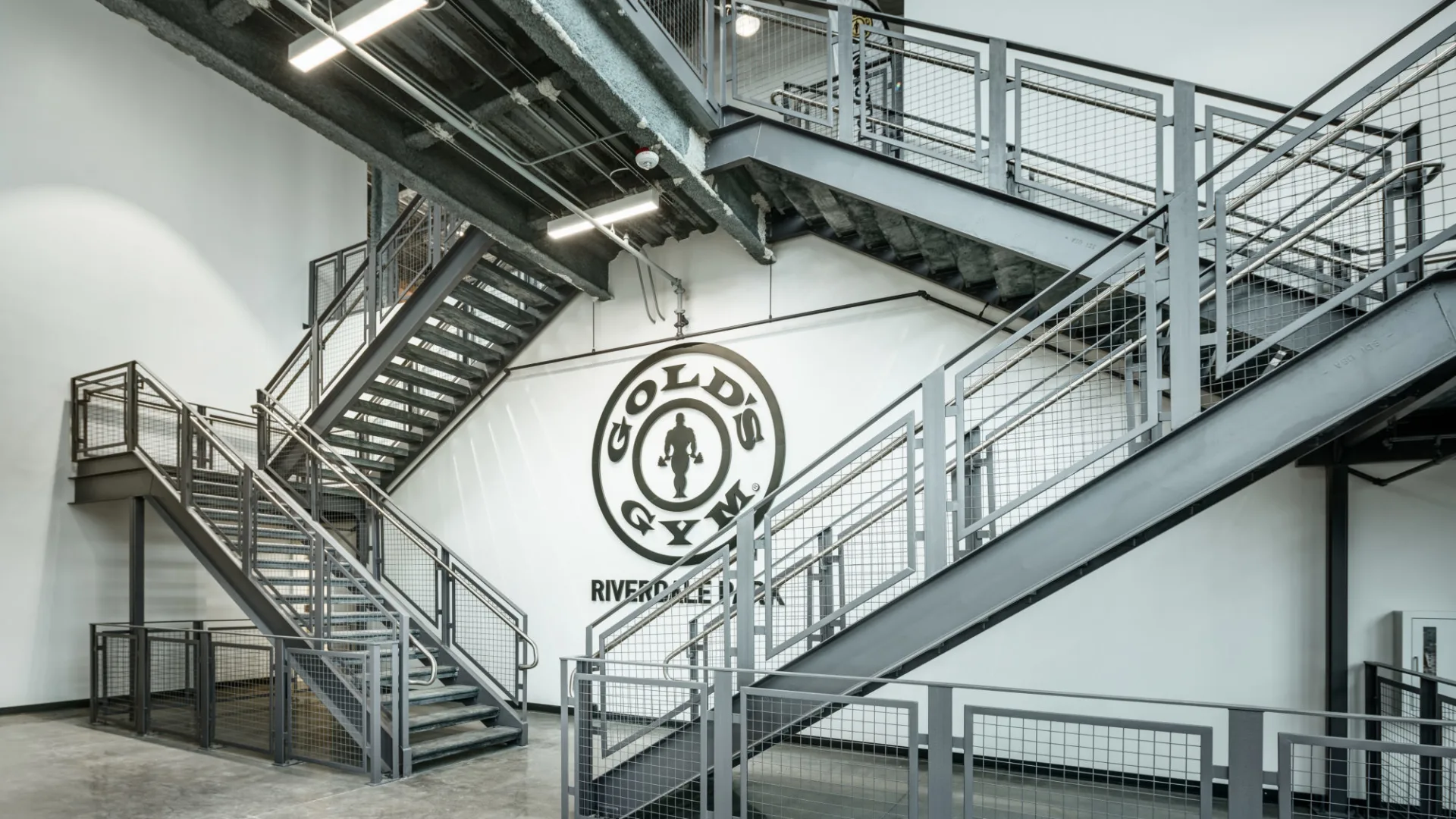 Gold's Gym Riverdale