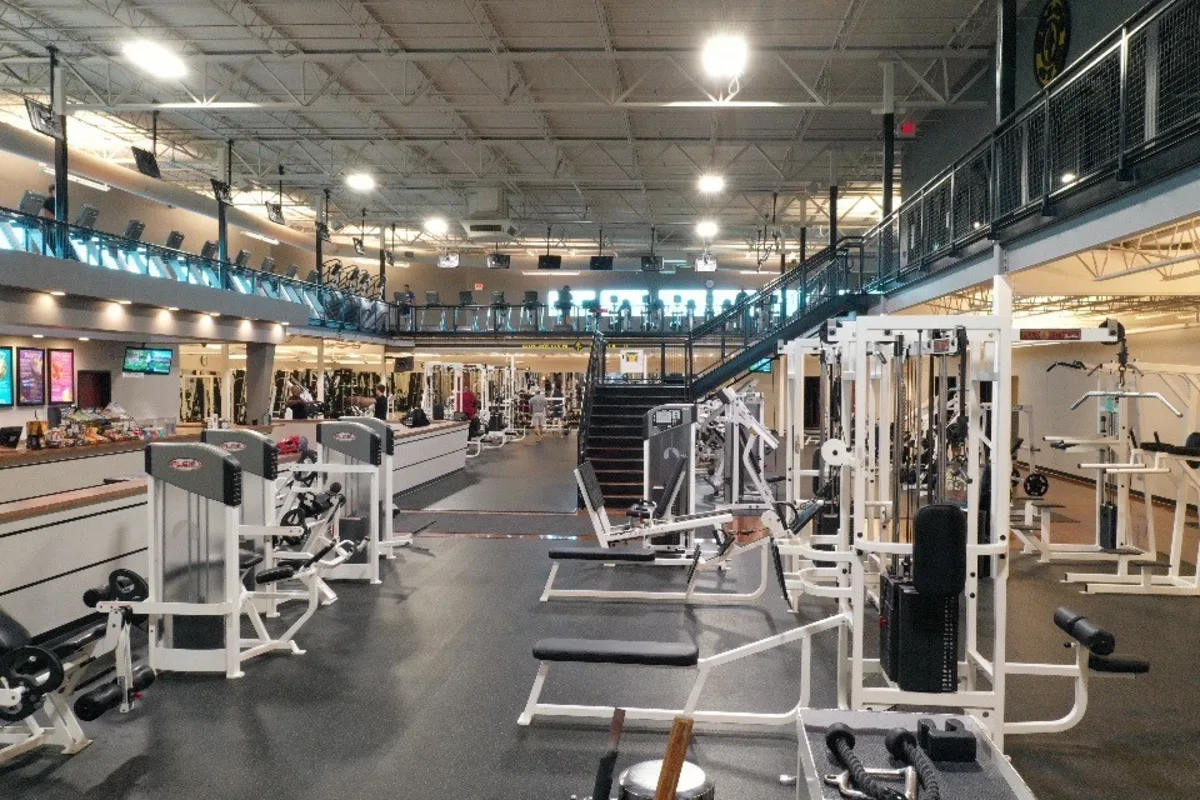 Gold's Gym Peoria | Peoria, IL 61615 | Stronger Starts Here