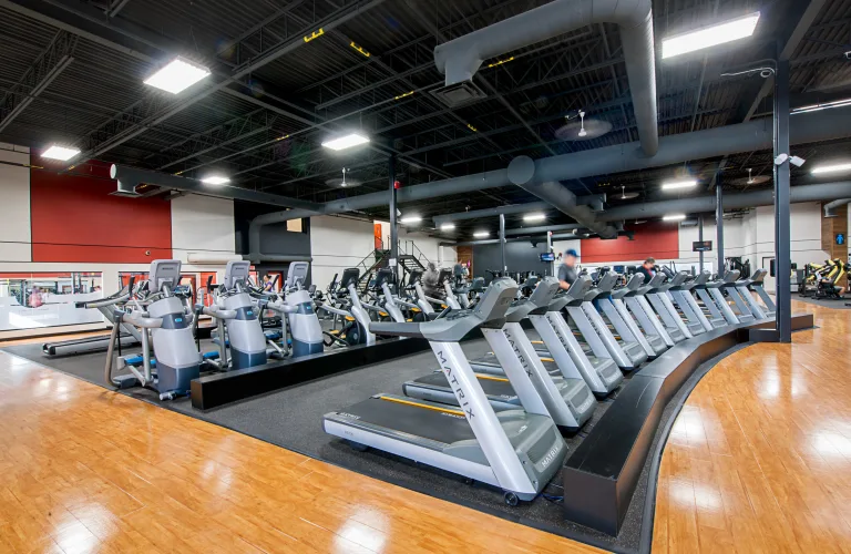 Gold's Gym Place Vertu | Place Vertu, PQ H4R 1Y8 | Build Strength