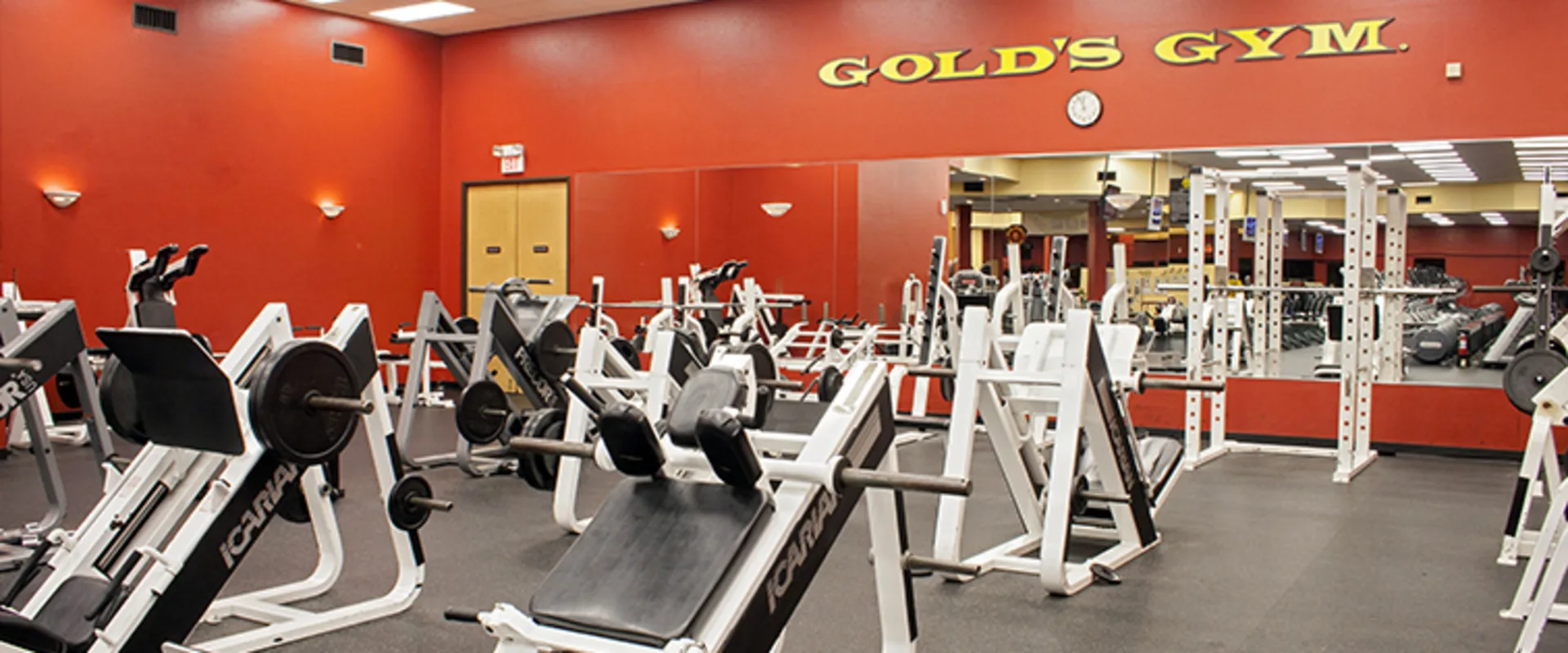 Gold’s Gym San Antonio Babcock (Gold Level)