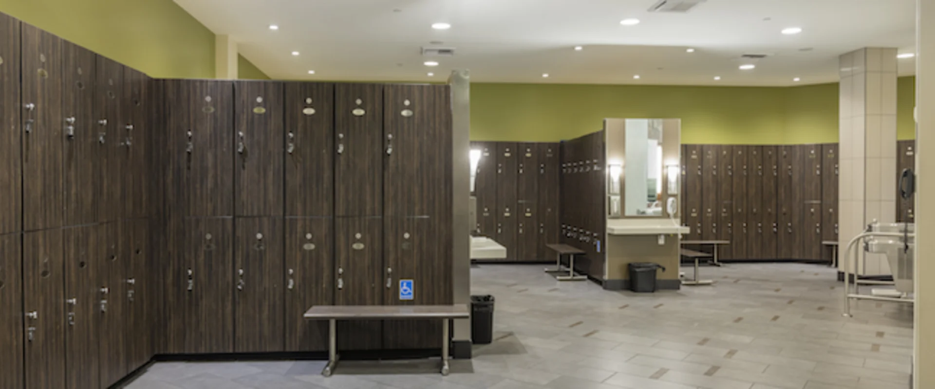 Gold's Gym West Covina locker room