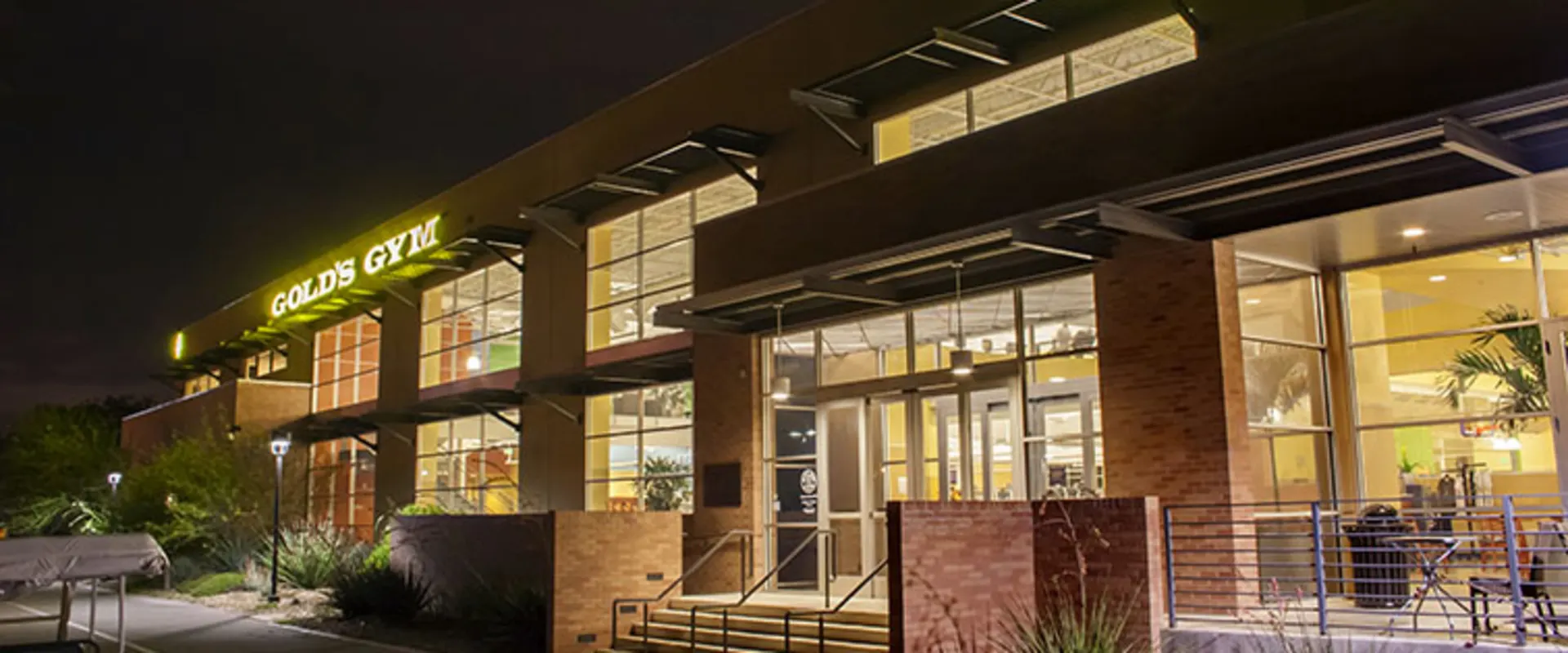 Gold’s Gym San Antonio Medical Center (Black Level)