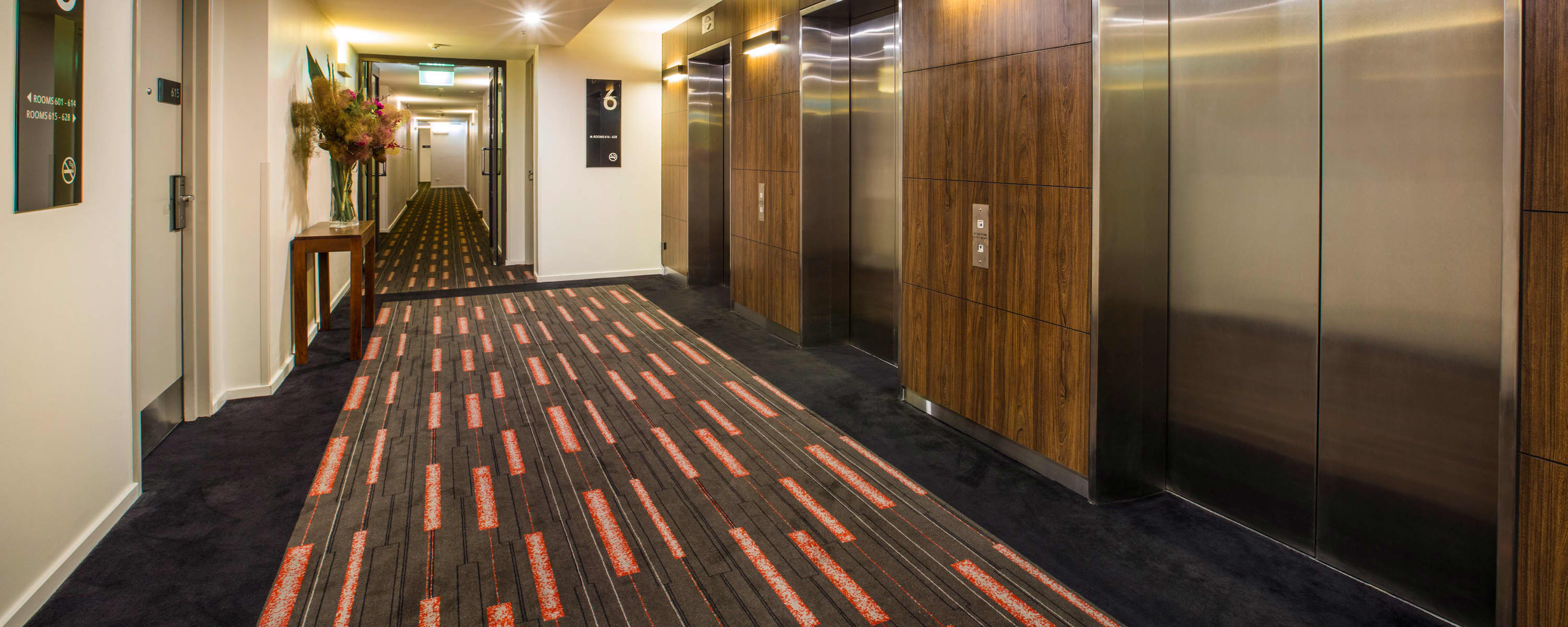 Holiday Inn on Flinders Street banner