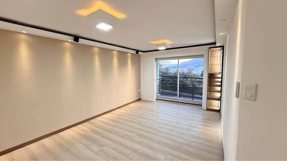 Departamento de 3 habitaciones en arriendo en Santa Lucía, Quito