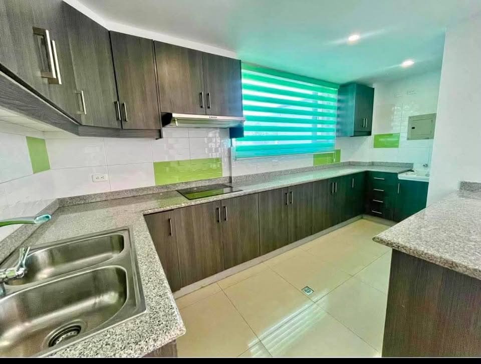 Departamento dúplex en arriendo en Cumbayá, La Primavera 1