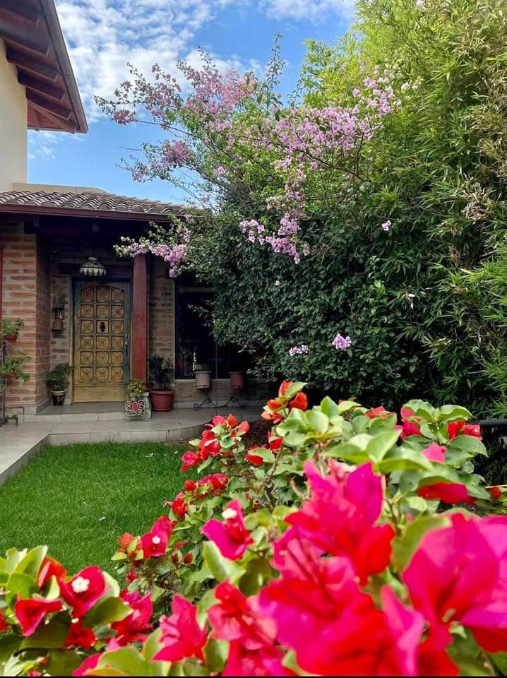 Suite amoblada en arriendo en Tumbaco, sector Hilacril