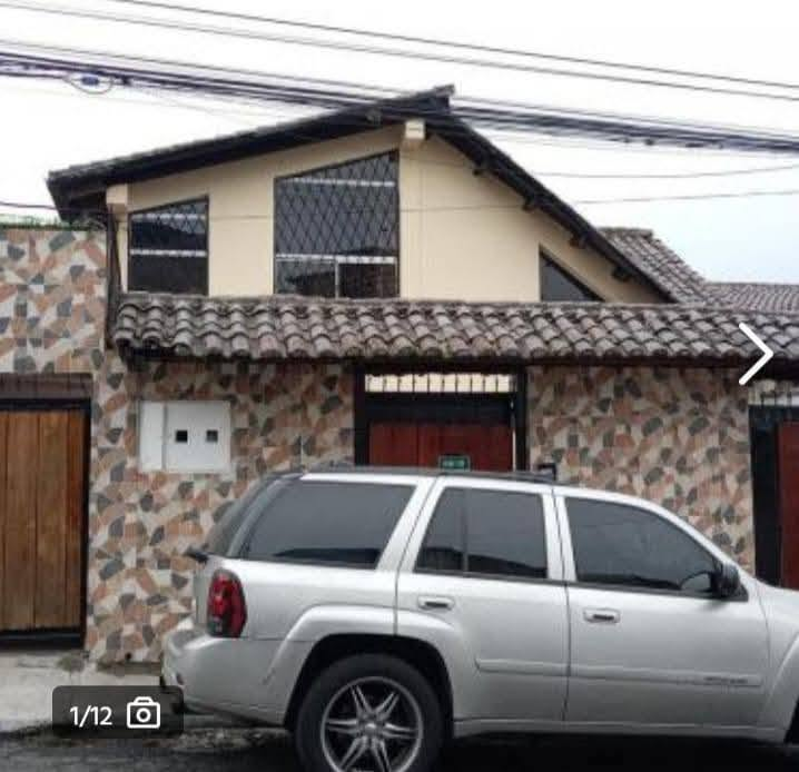 Casa amplia en arriendo en Los Laureles, Quito
