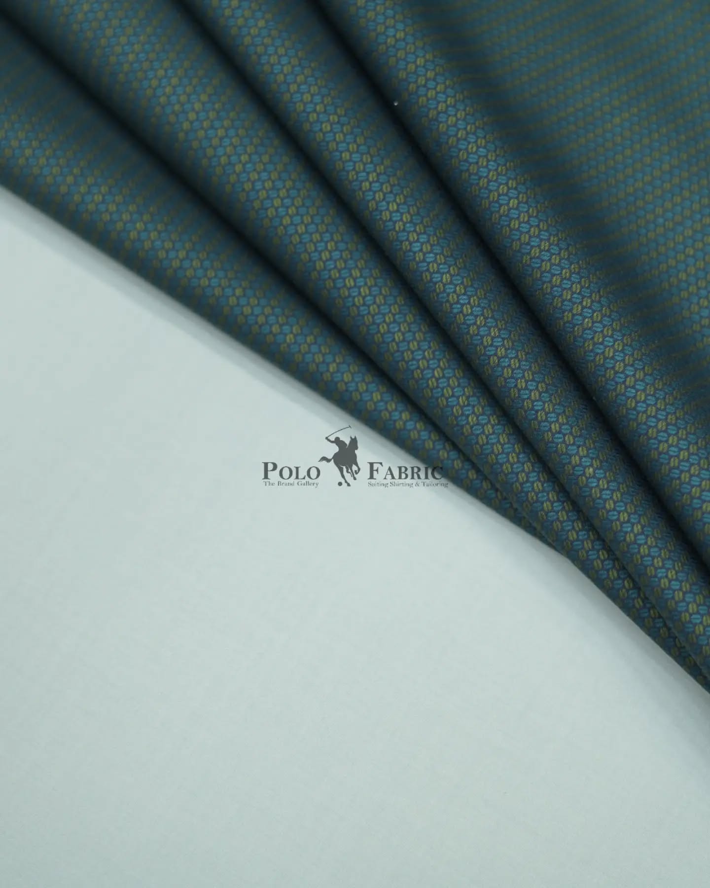 Polo Fabric Perfect Tailoring shirt detail