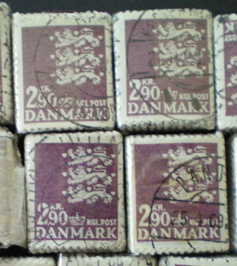 Denmark bundles: 0470. 2,90 kr Coat of Arms. (AFA 200)