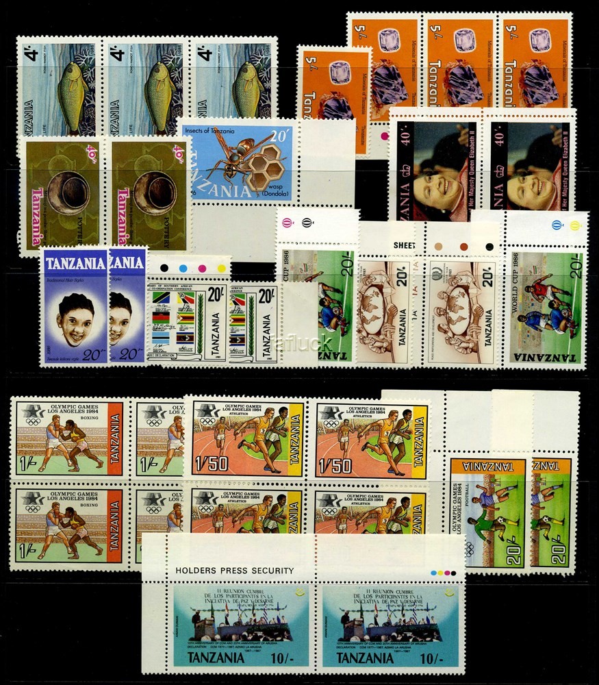 Tanzania. Lot 32 stamps in singles and multiples up to 4-blocks up to 1980`s.