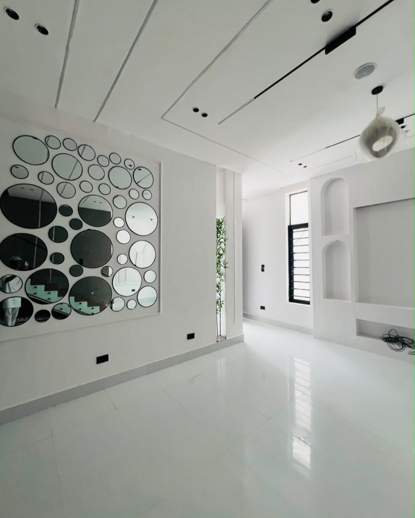 4 Bedroom Semi Detached Duplex + BQ photo 3