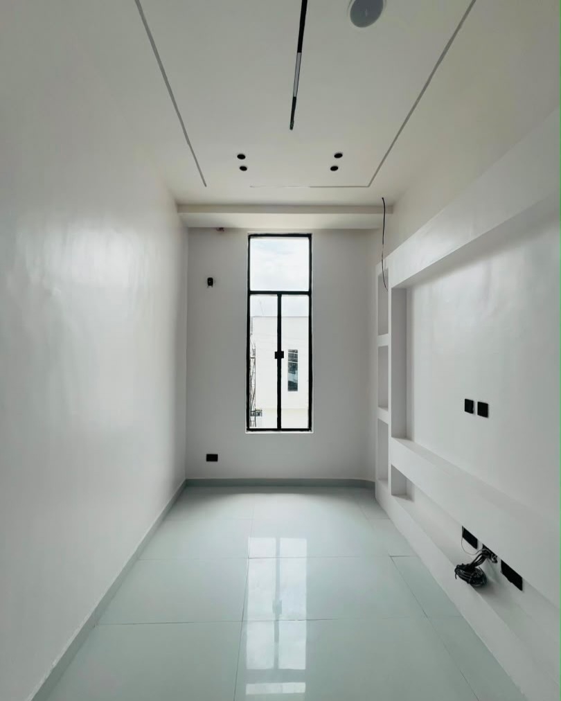 4 Bedroom Semi Detached Duplex + BQ photo 6