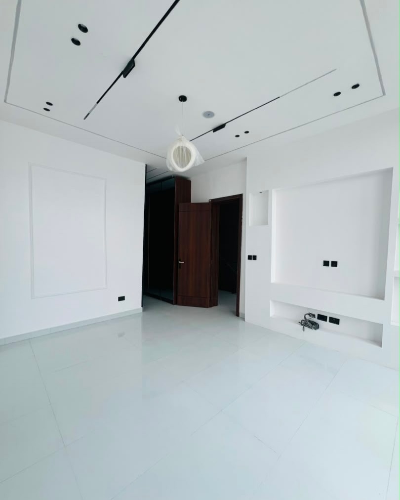 4 Bedroom Semi Detached Duplex + BQ photo 8