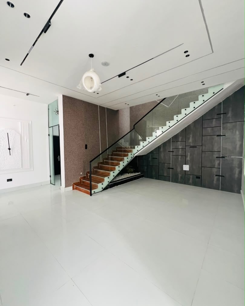 4 Bedroom Semi Detached Duplex + BQ photo 10