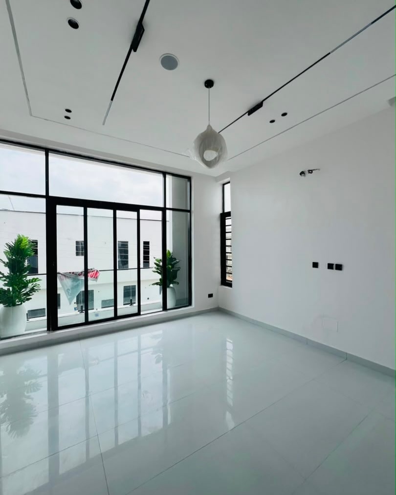 4 Bedroom Semi Detached Duplex + BQ photo 9