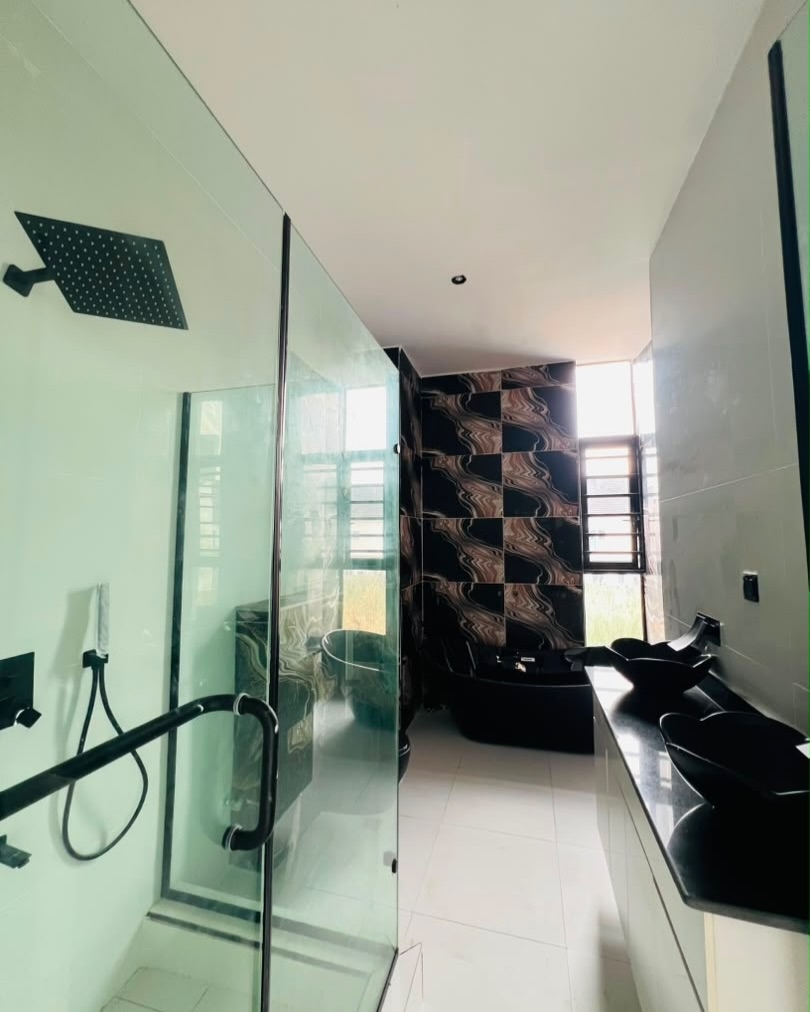 4 Bedroom Semi Detached Duplex + BQ photo 10