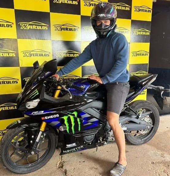 Entrega de veículo na 7K: Yamaha R3
