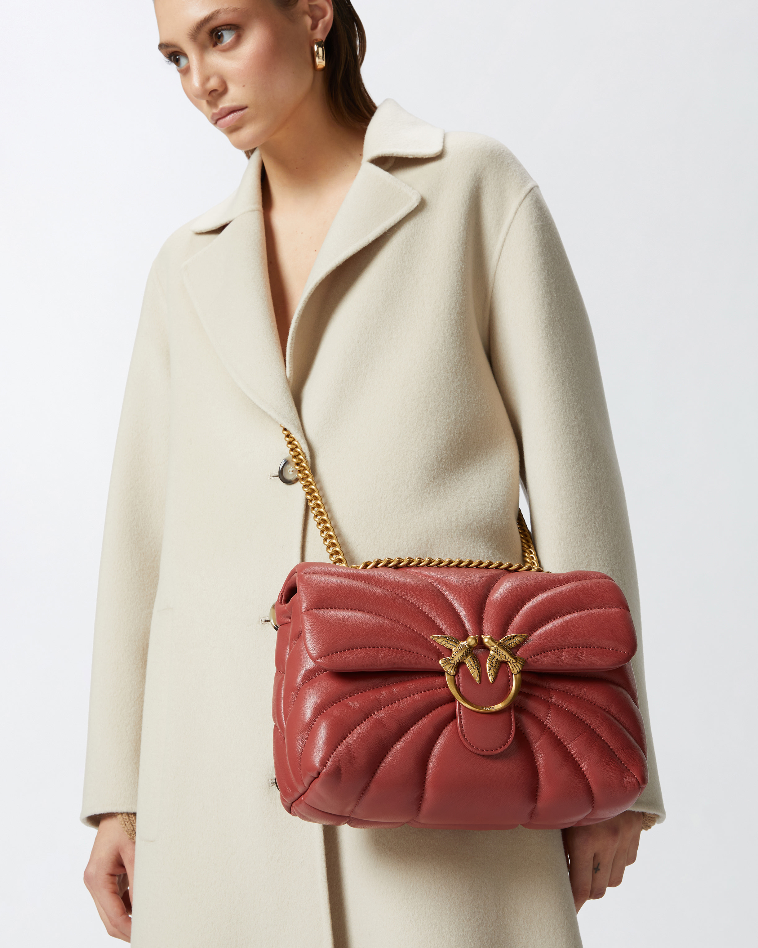 Большая сумка кросс-боди Love Bag Puff со стеганым узором в виде бабочки 4