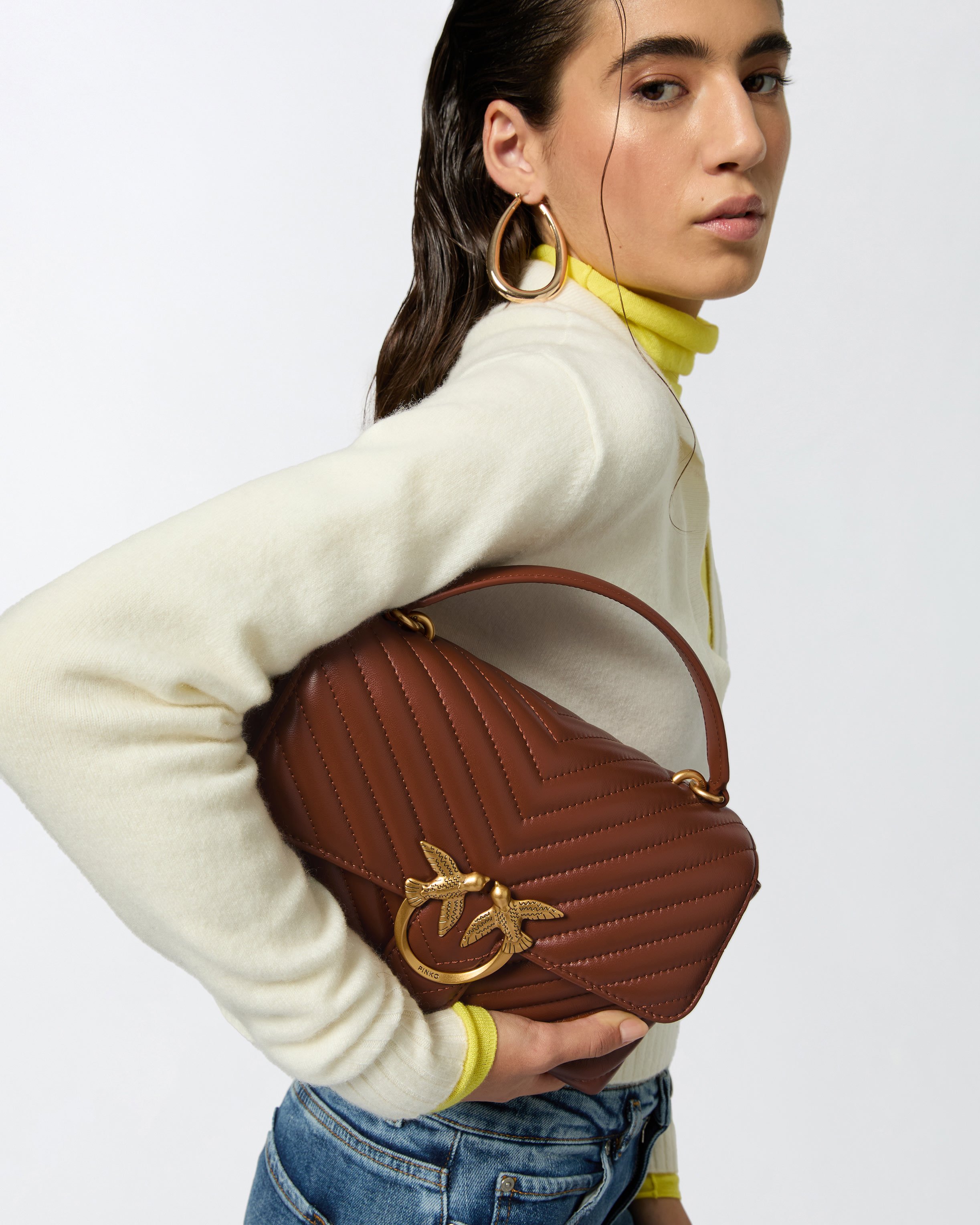 Borsa a mano e tracolla media Love Bag Puff in nappa chevron 4