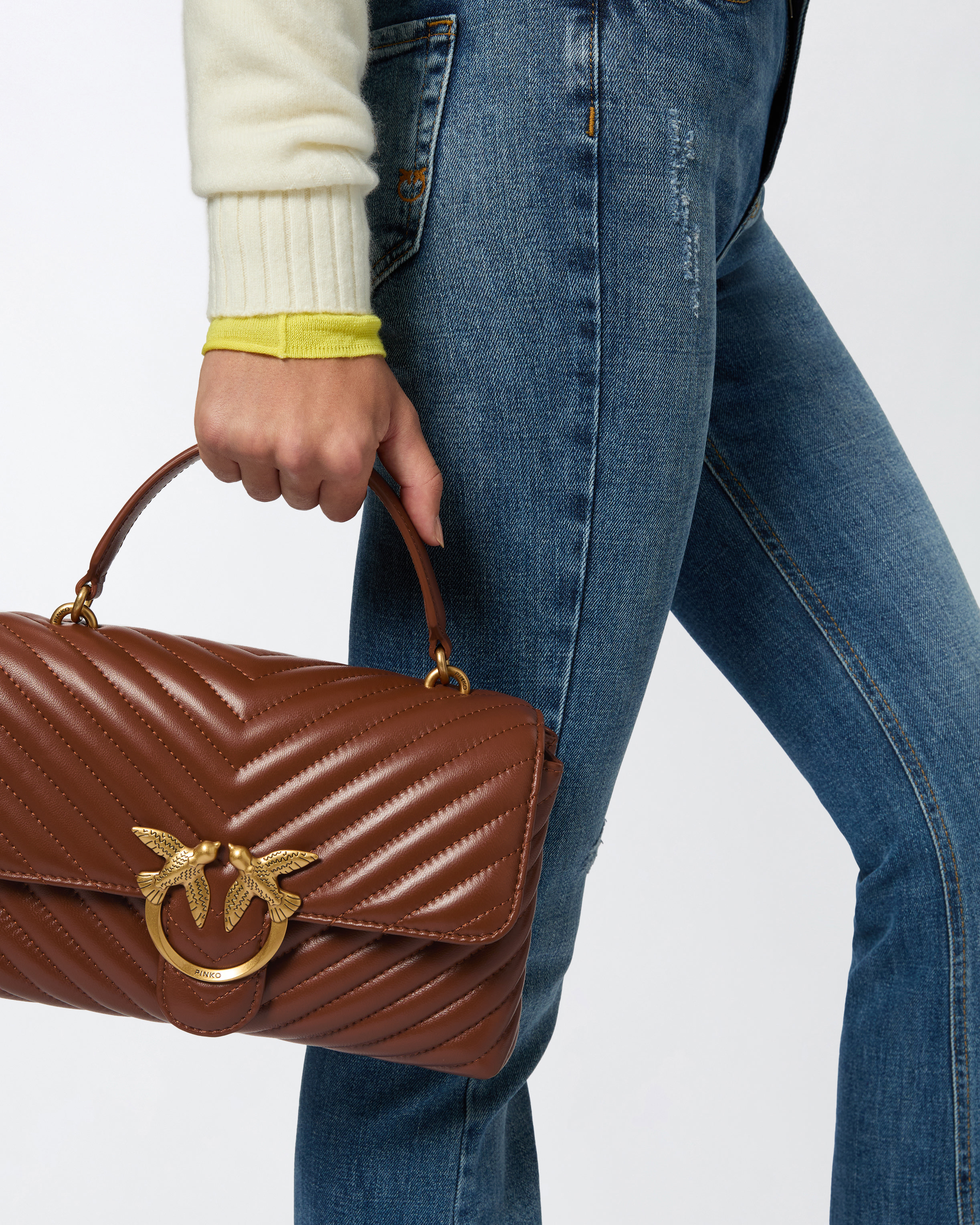 Borsa a mano e tracolla media Love Bag Puff in nappa chevron 5