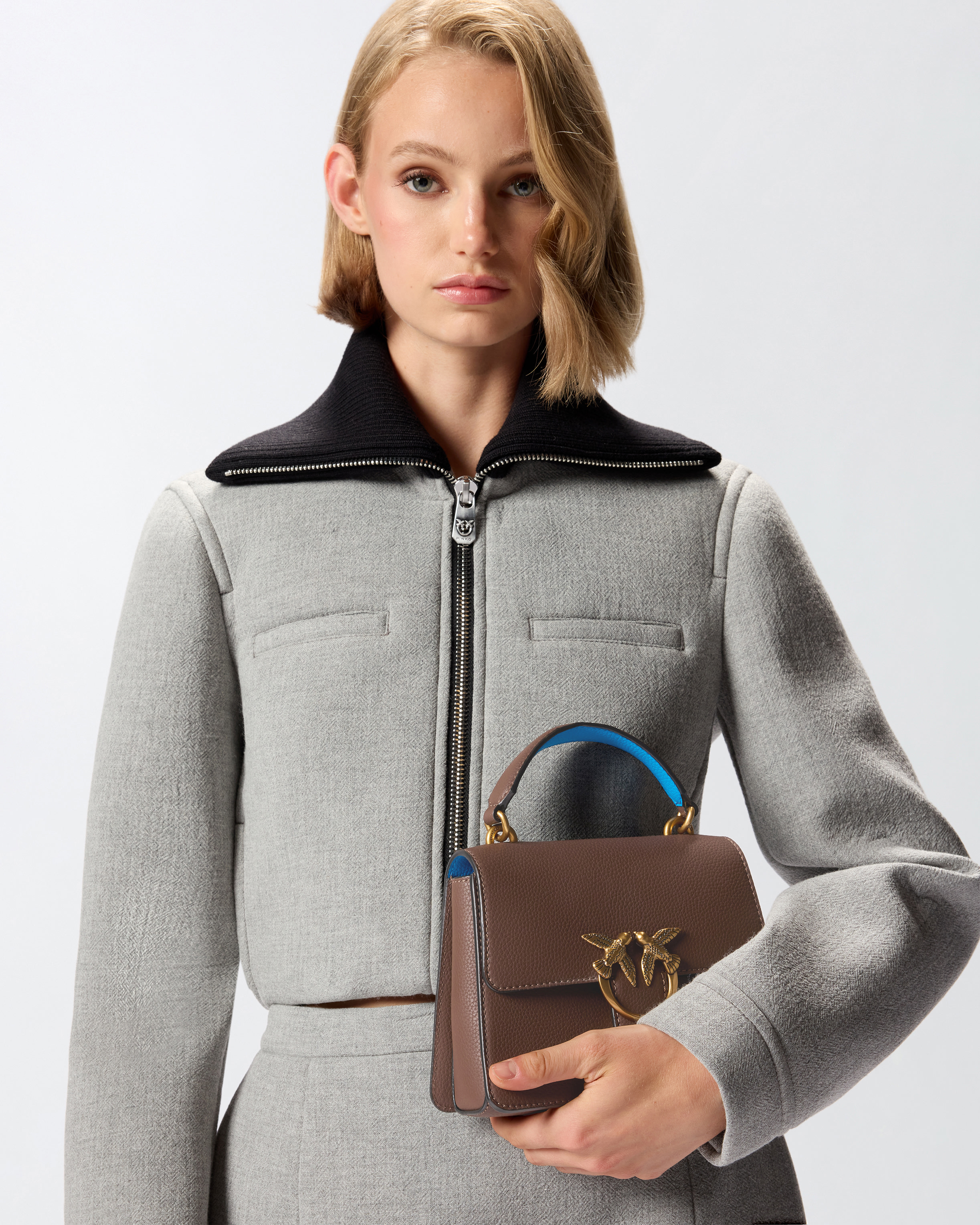 Маленькая сумка Mini Love Bag Top Handle Light из кожи с естественной мереей 5