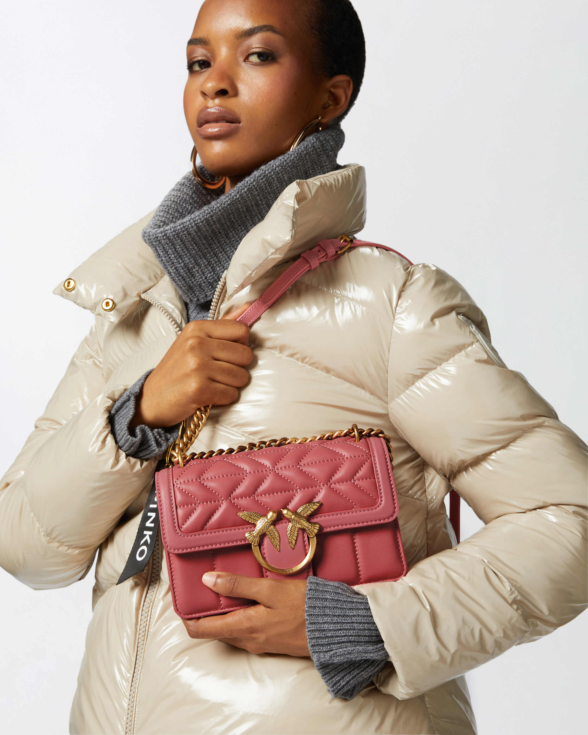 Sac à bandoulière Love Bag en cuir nappa matelassé 5