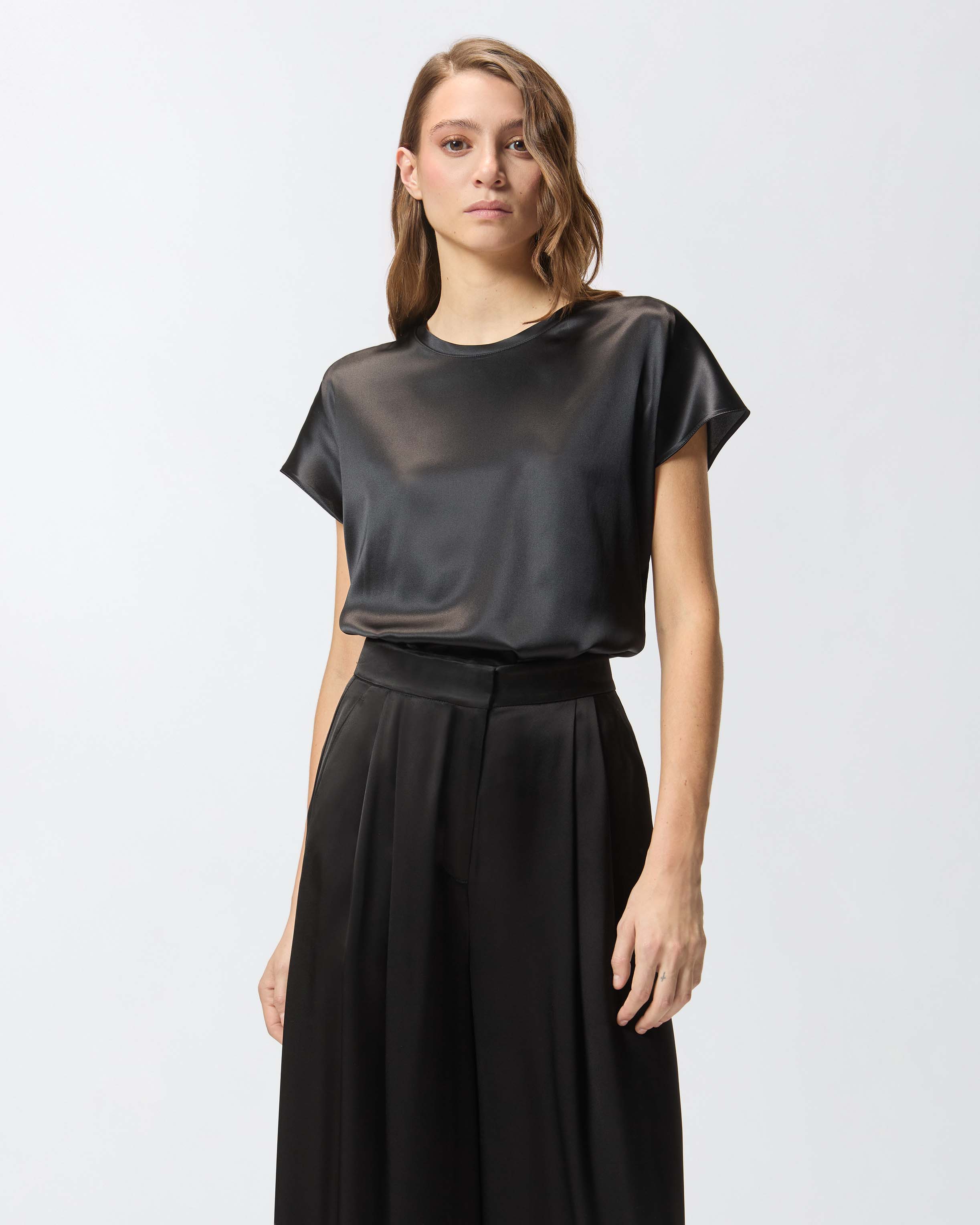 Bluse aus Satin mit kurzen Ärmeln - Schwarz - large | Pinko 