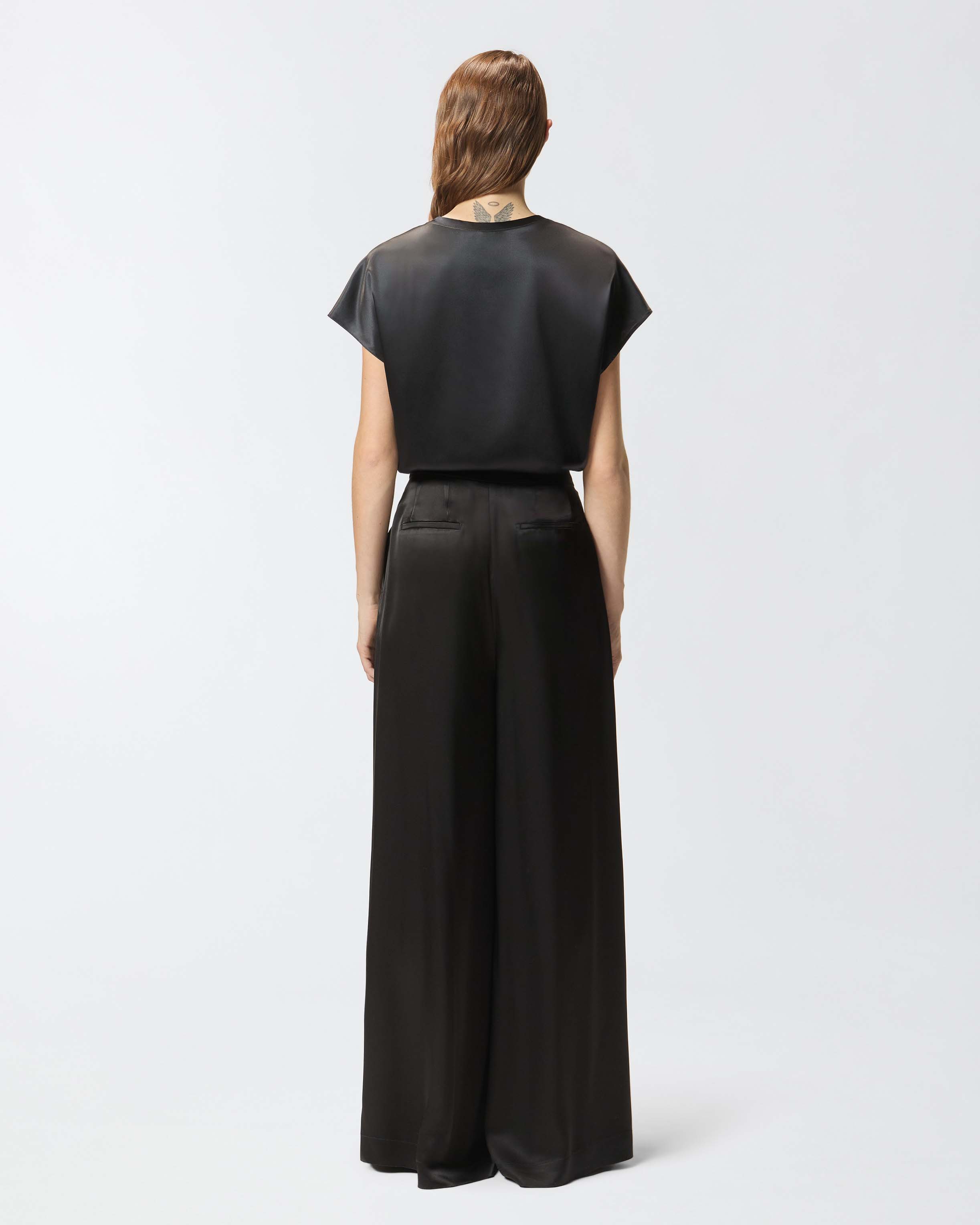 Атласная блузка с короткими рукавами 2