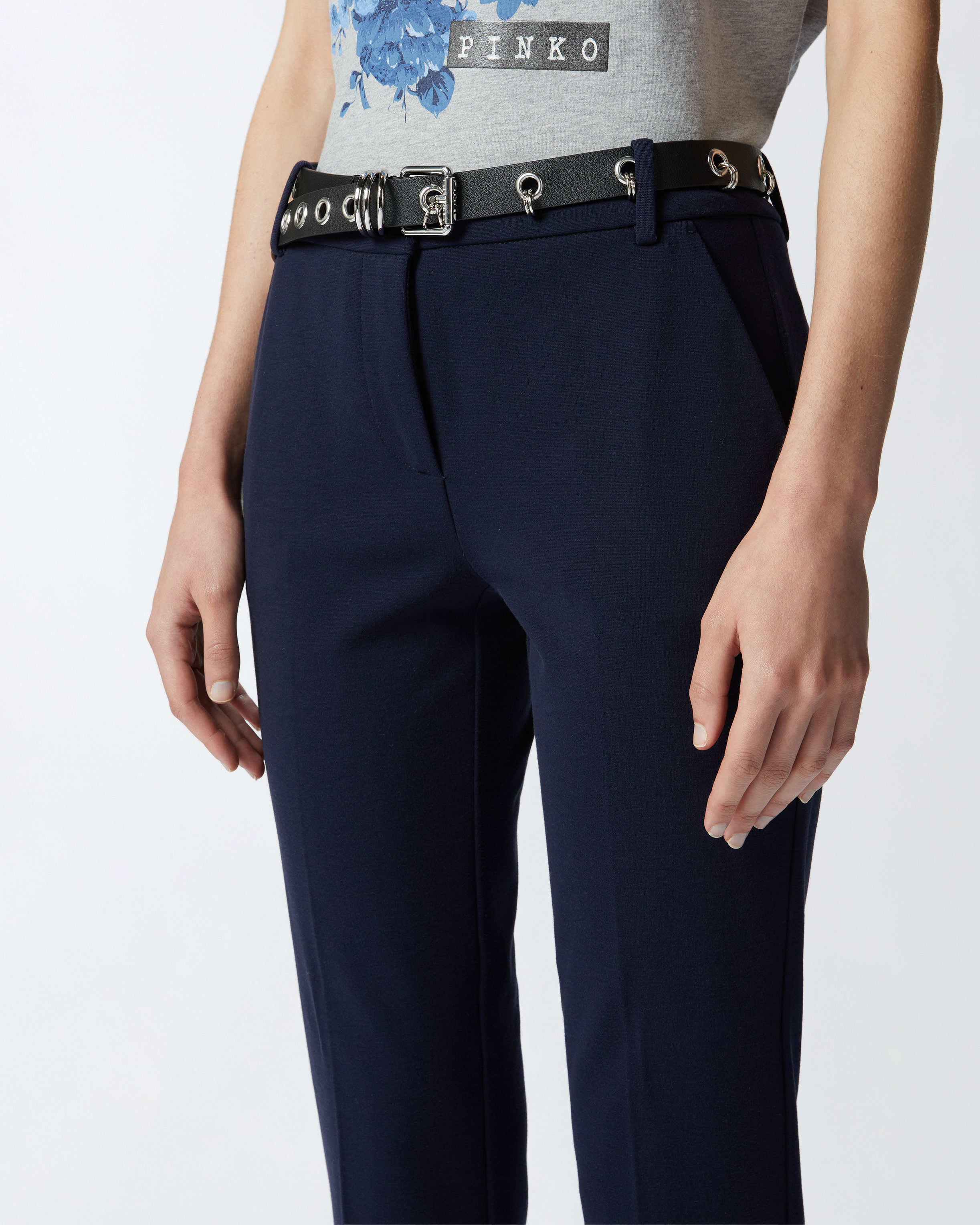 Pantaloni a sigaretta con piega stirata 3