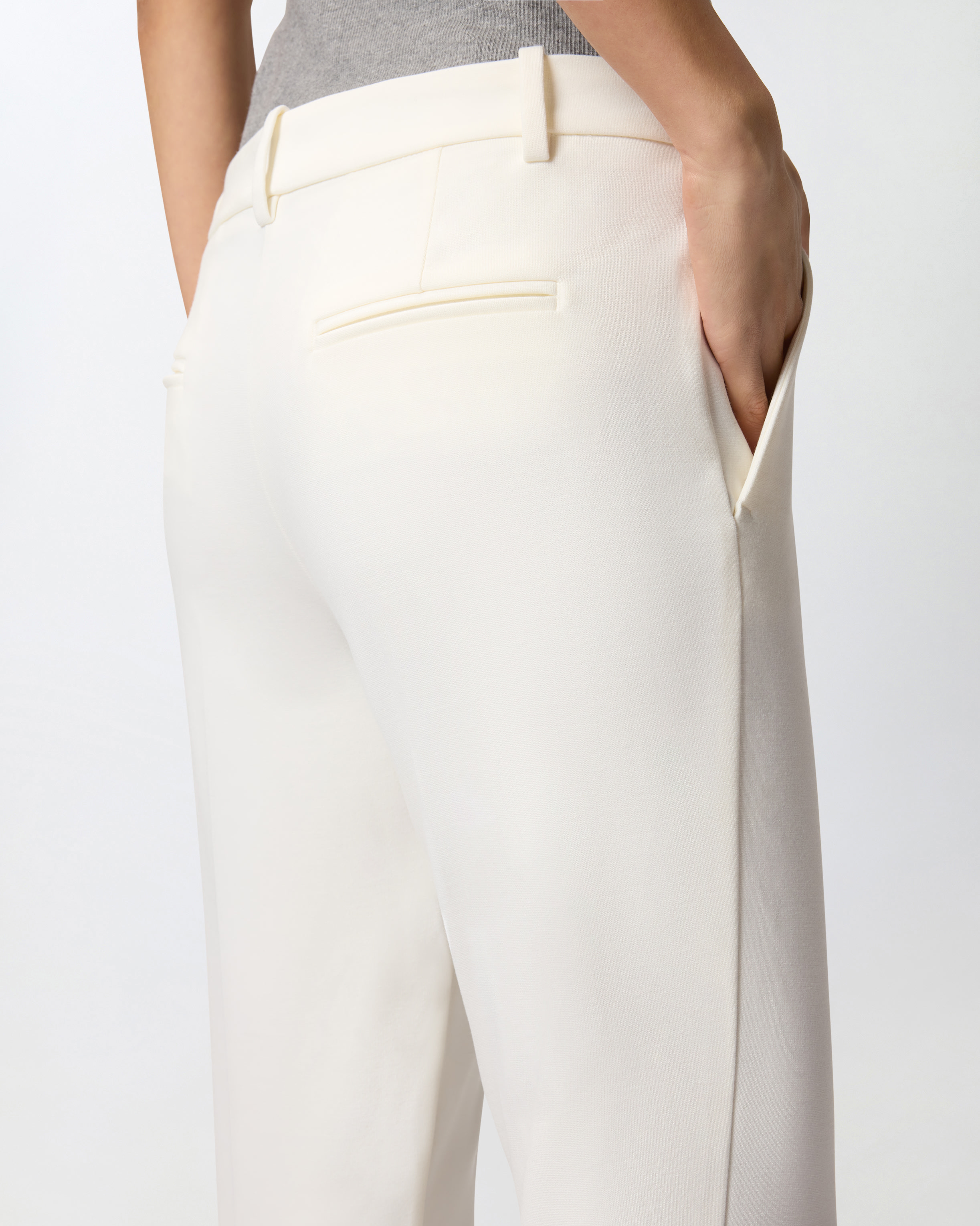 Брюки-дудочки с заглаженными стрелками 3