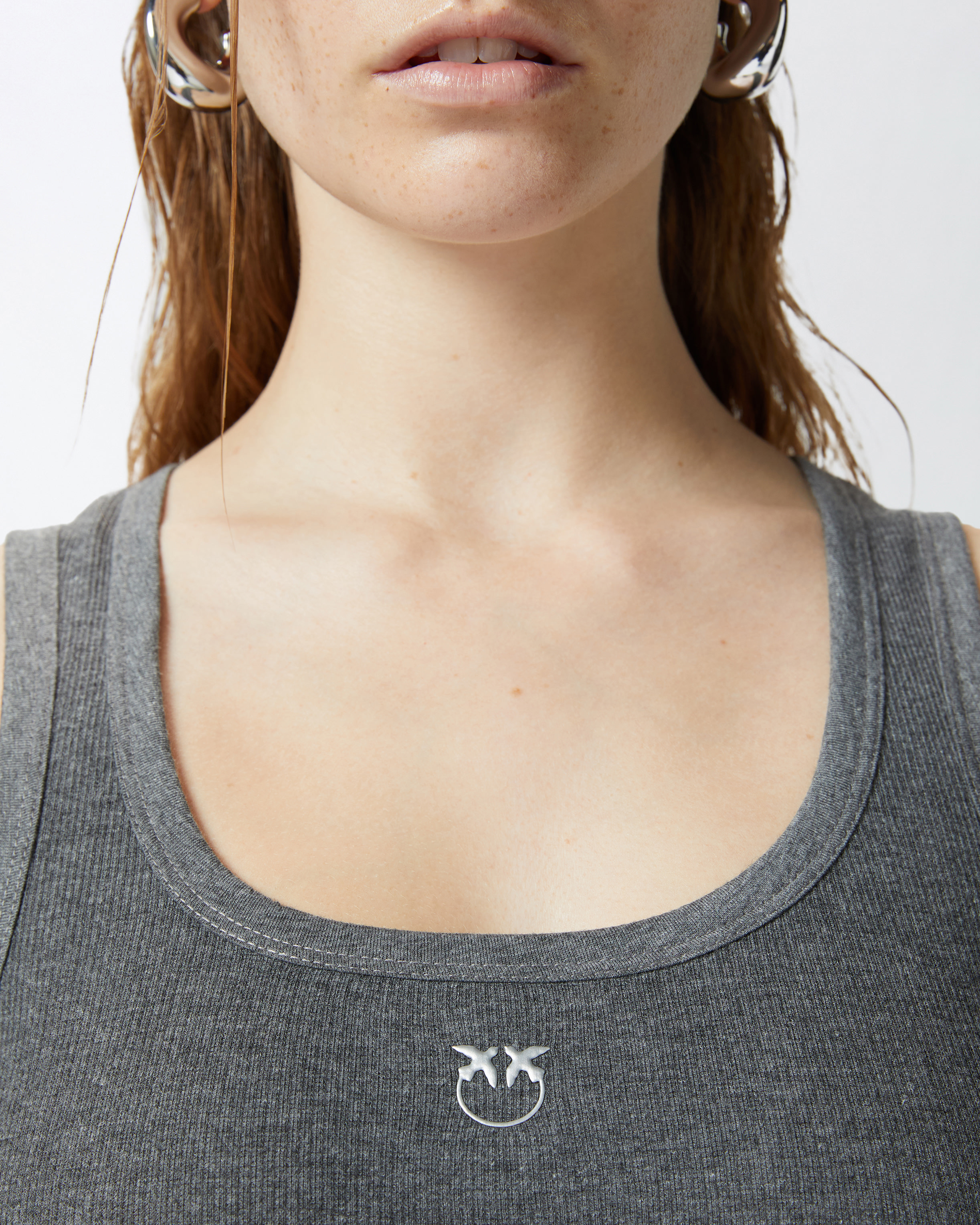 Топ-майка в рубчик с логотипом 4