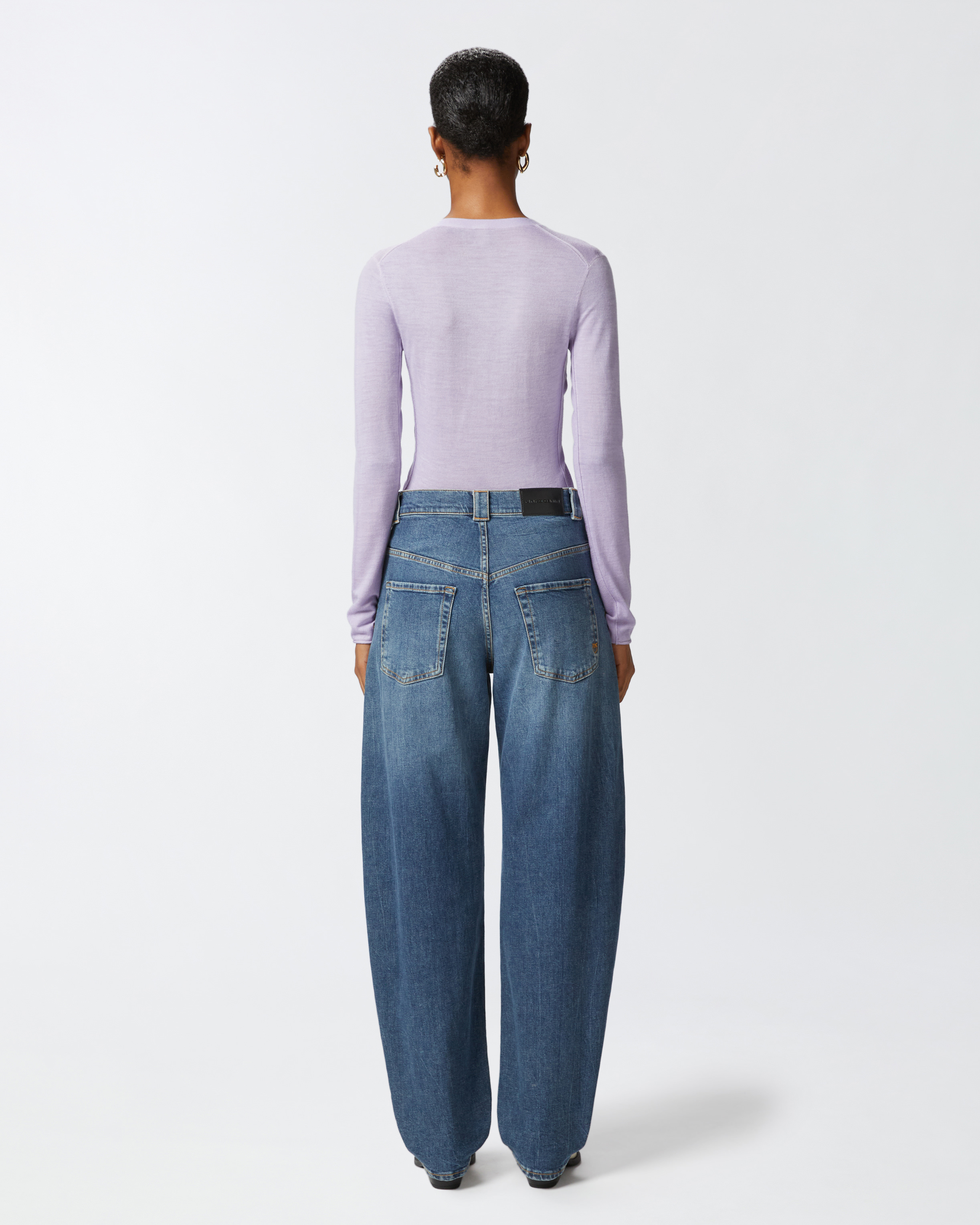 Джинсы овального кроя из денима с винтажным эффектом 3