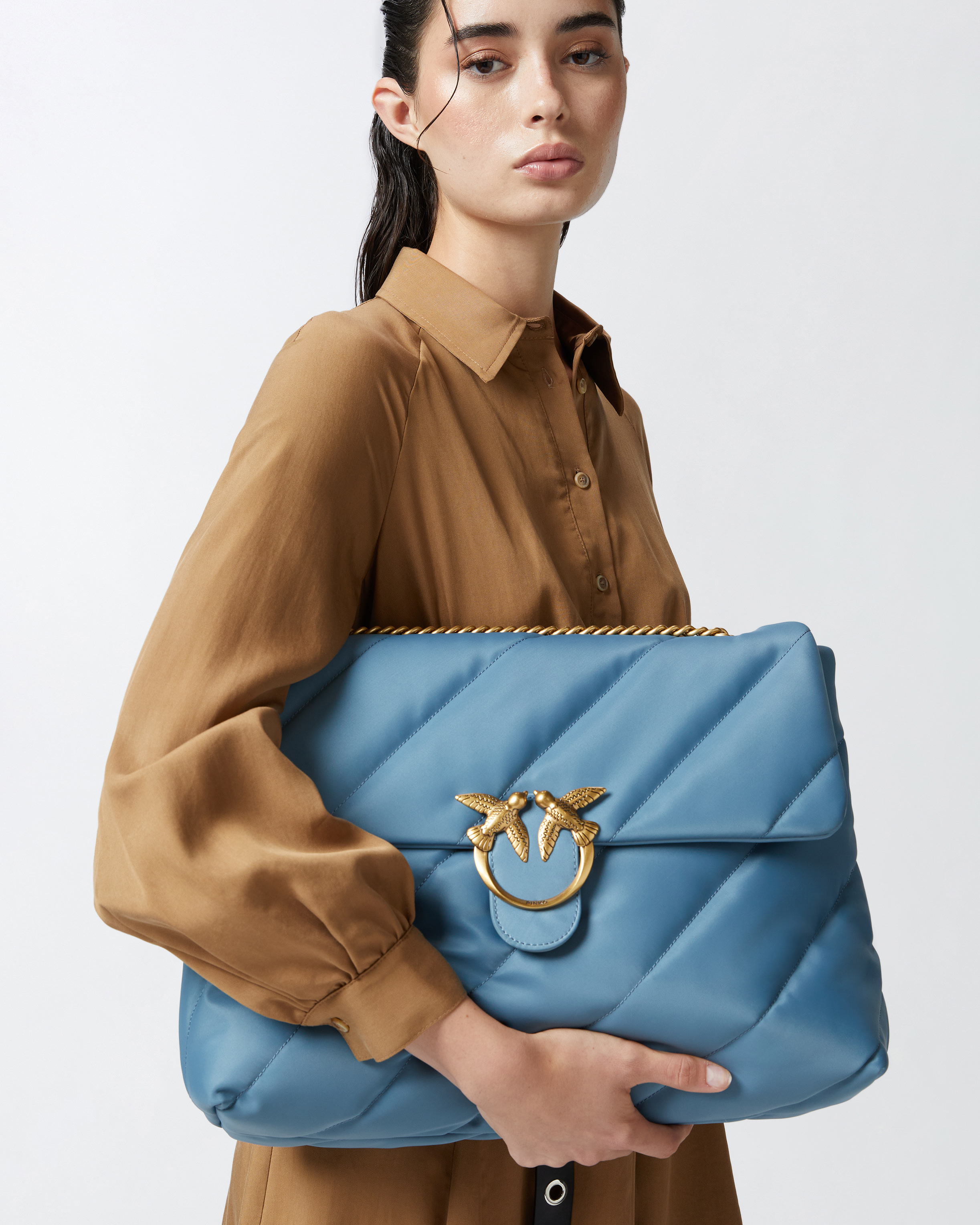 Большая стеганая сумка Love Bag из переработанного текстиля - lightblue - large