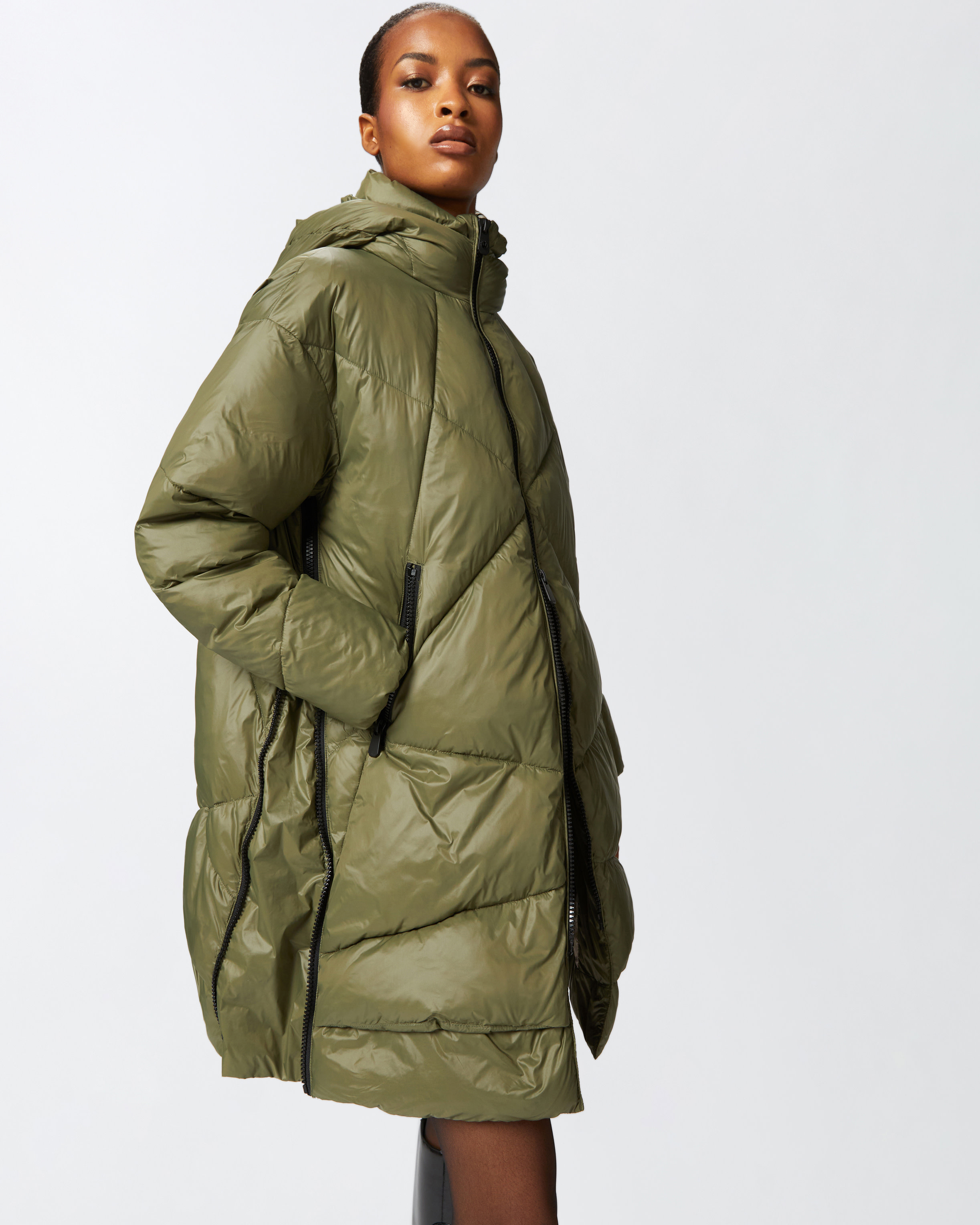 Pinko Insulated Technical Canvas Short Puffer Jacket With Hood In Ivy Green