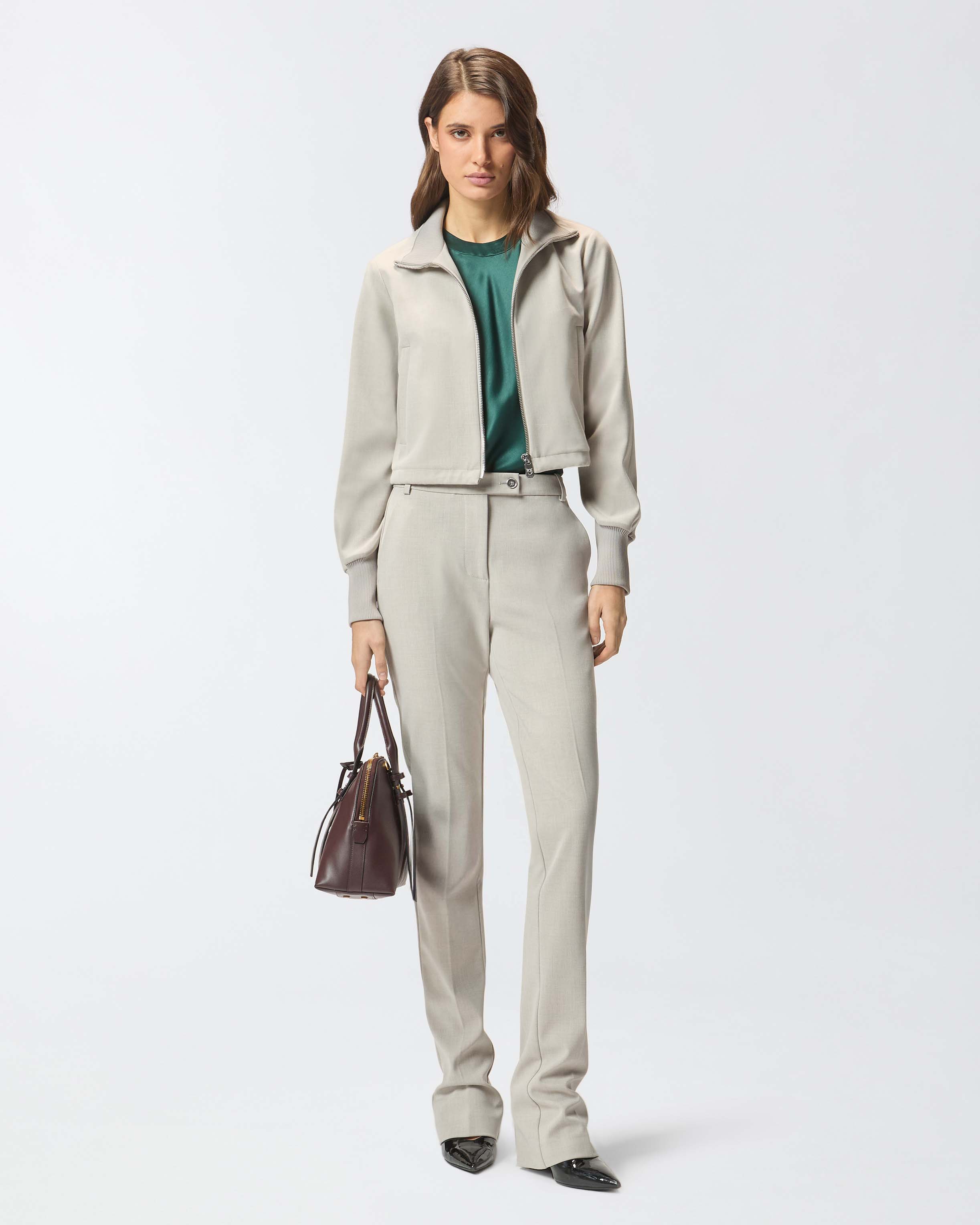 Fließendes Top mit Masche 1