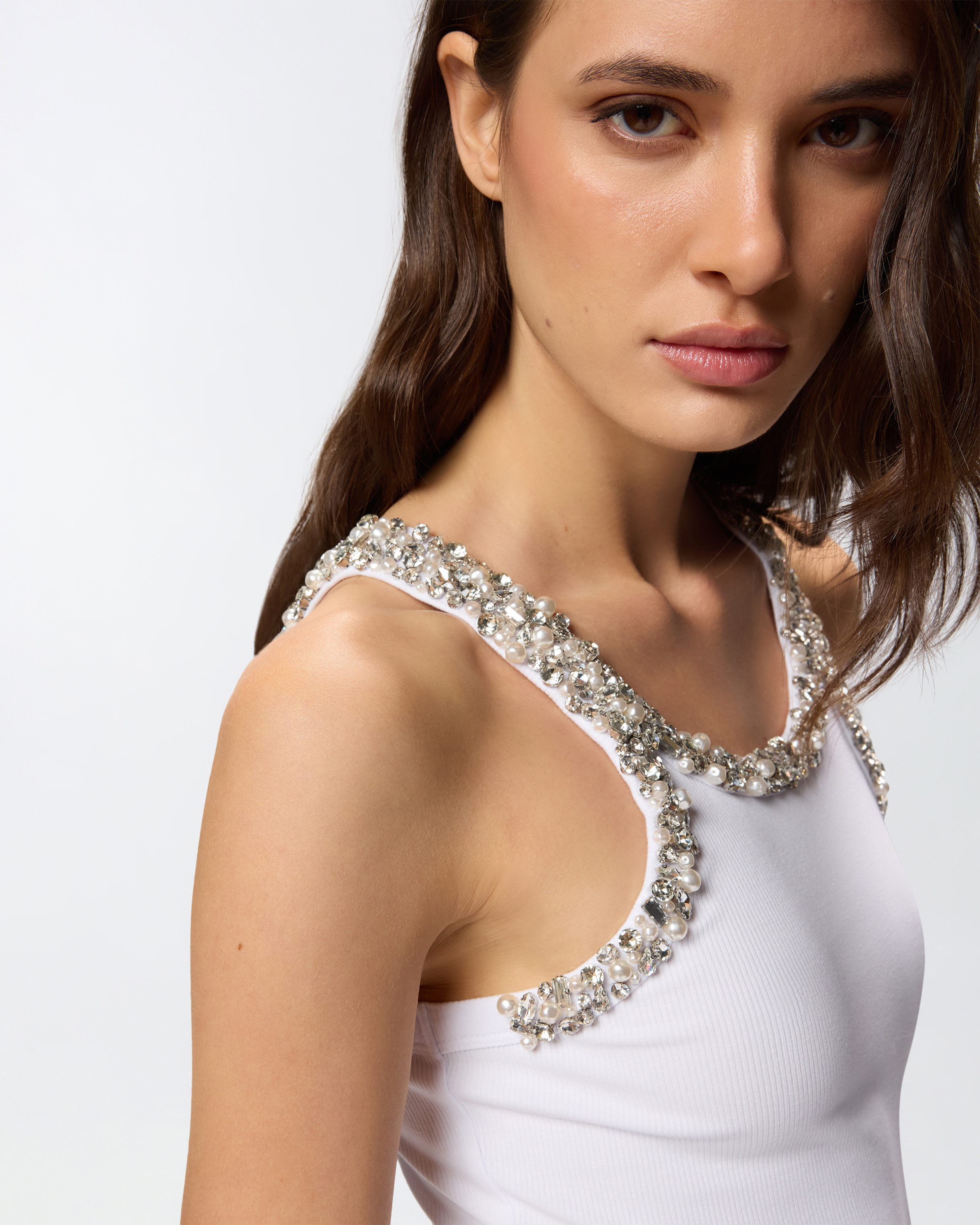 Ribbed top with bejewelled embellishment 3