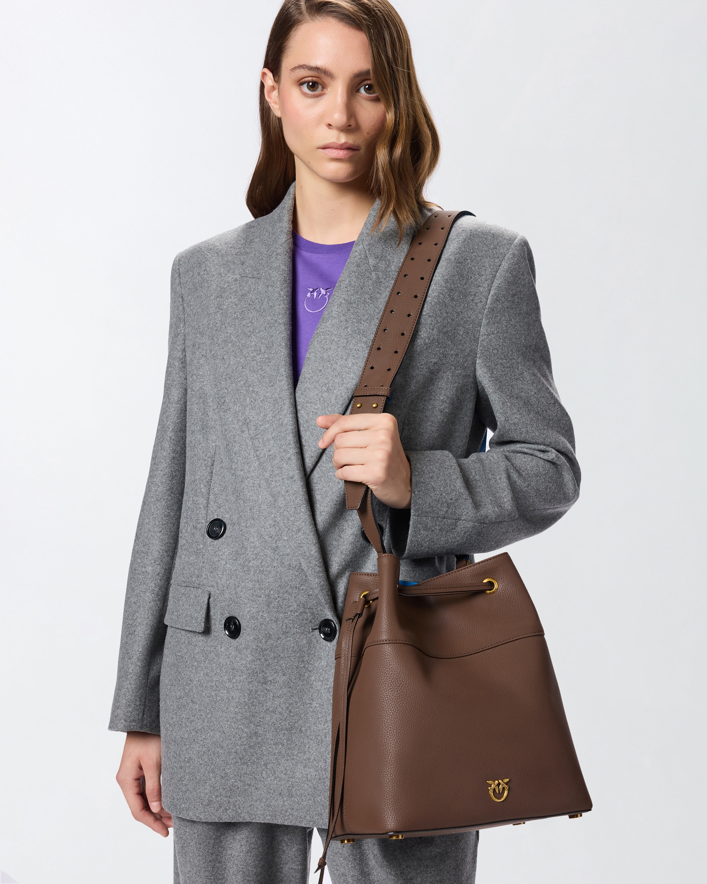 Mittelgroße Schultertasche in Beutelform aus genarbtem Leder mit Logo Love Birds 5