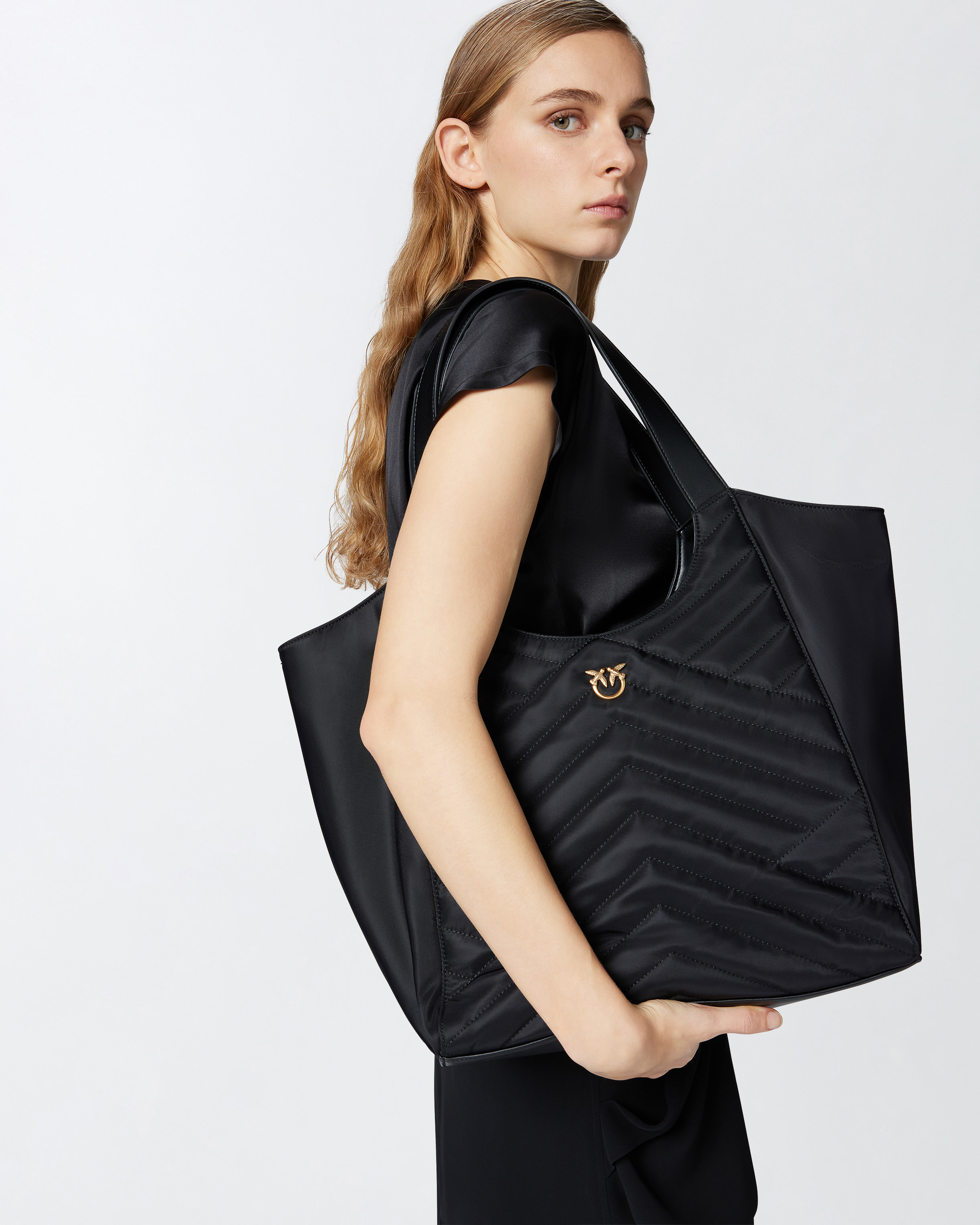 Shopper bag in puzzle-quilted recycled fabric - Black - large