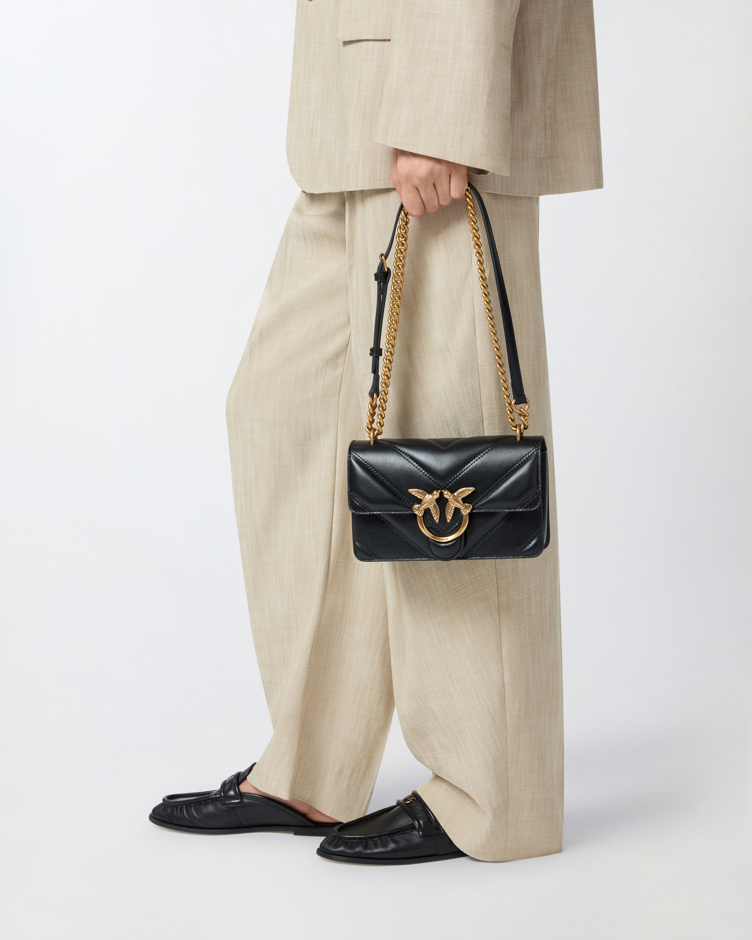 ショルダーバッグ・ポシェット Pinko Chevron Quilted Nappa Mini Love Bag Love Bag mini chevron-quilted nappa leather crossbody bag
