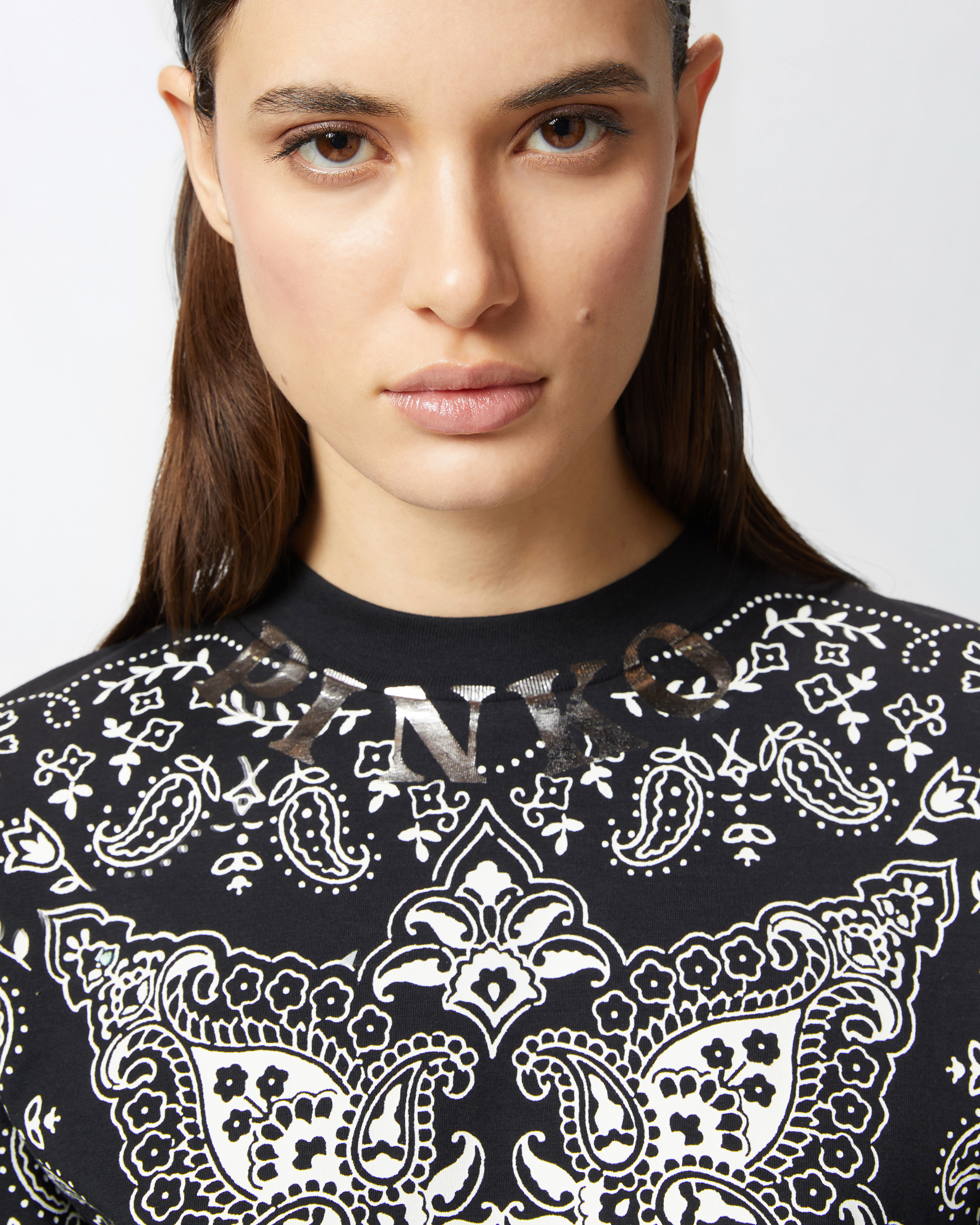 Pinko Crew Neck Paisley Pattern Short Sleeves Tops In White/grey/pale Blue