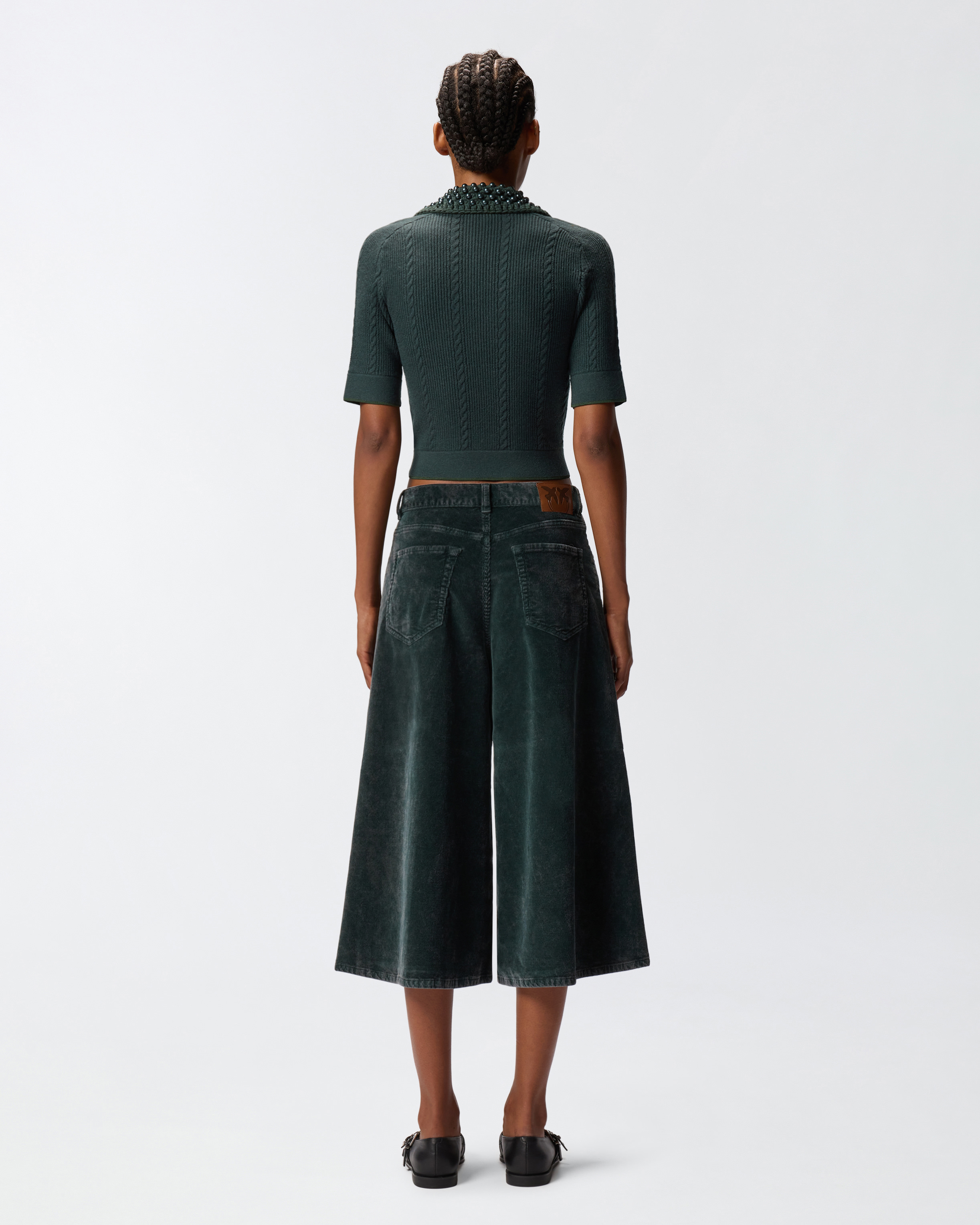 细罗纹天鹅绒长款百慕大短裤 2