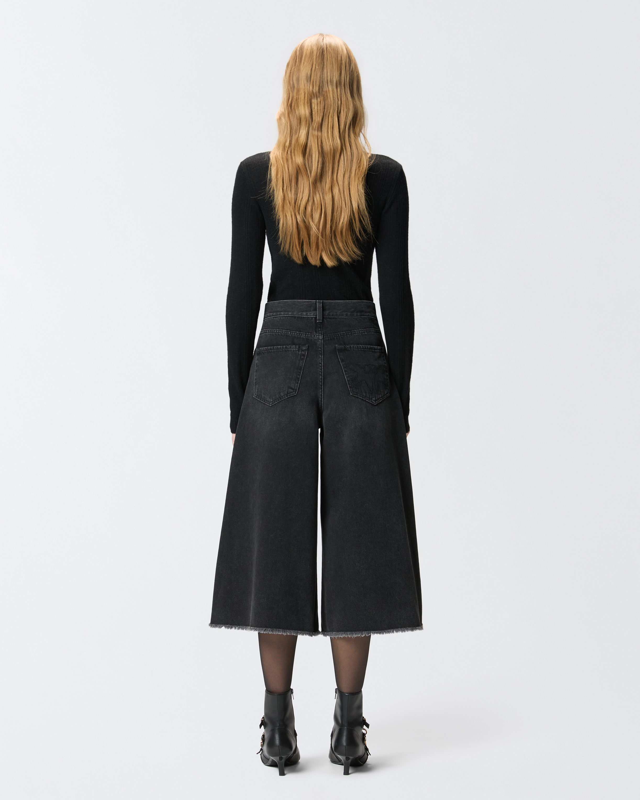 Длинные бермуды из черного денима 2