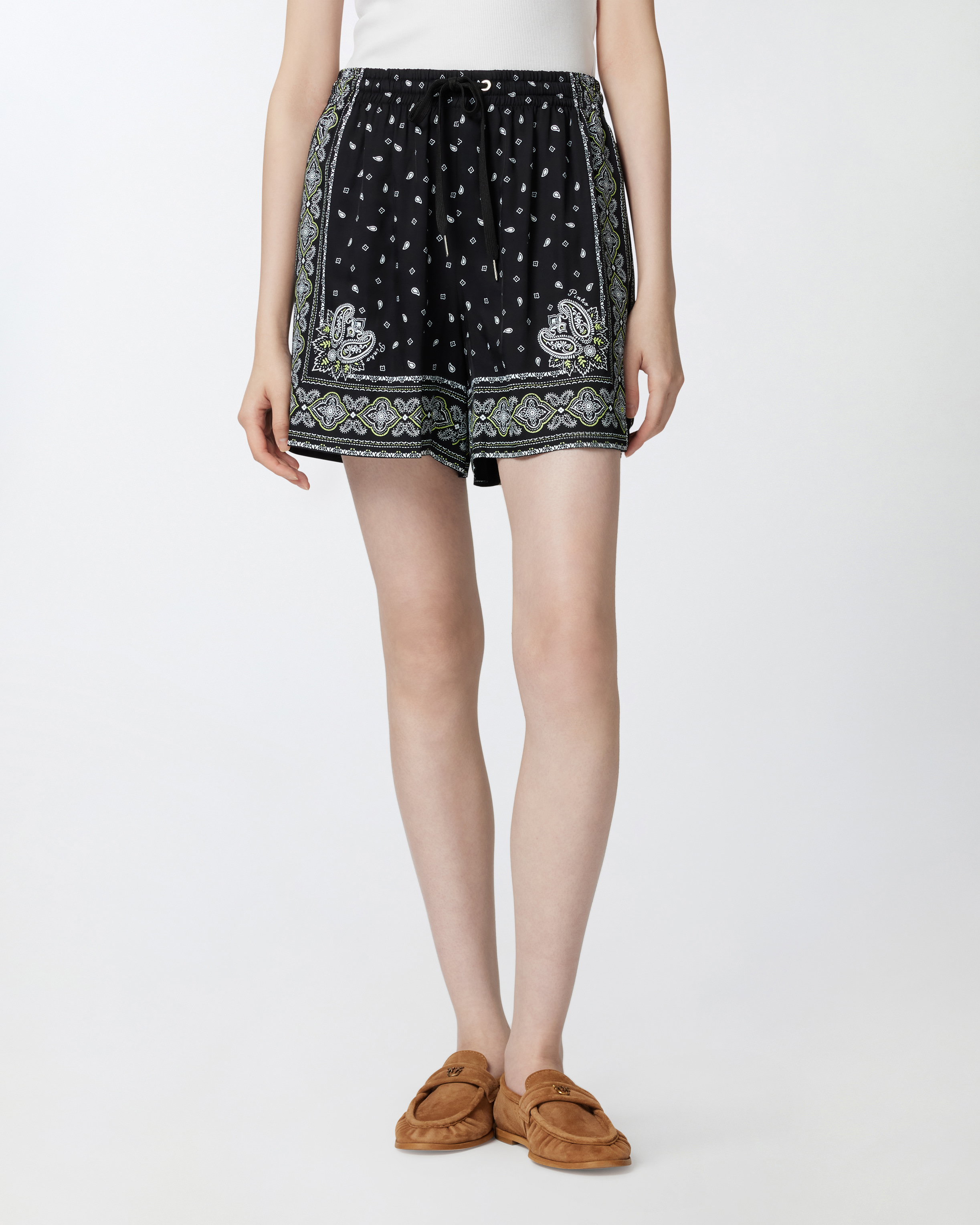 Pinko Short À Imprimé Bandana In Black/lime