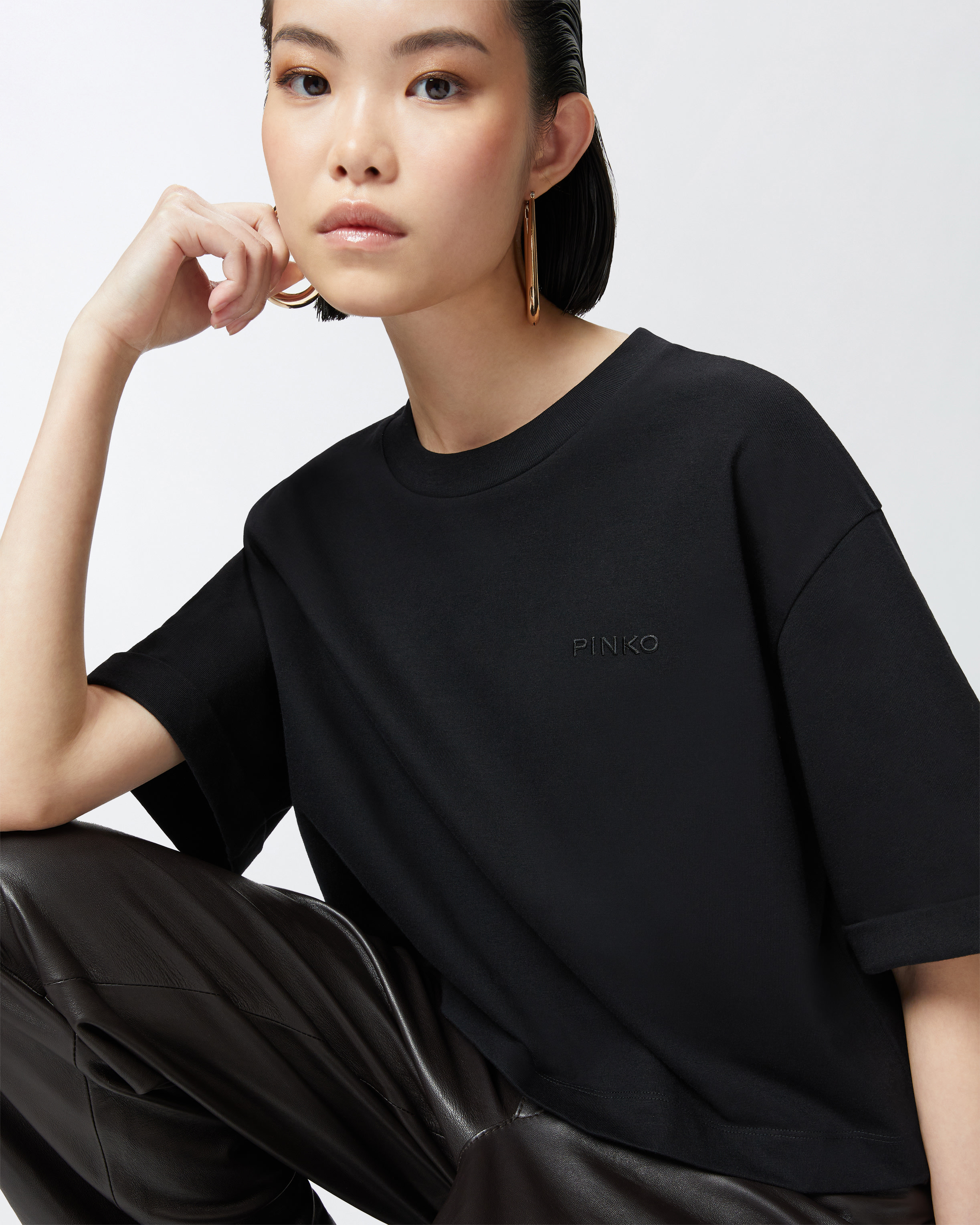 Pinko Embroidered-logo T-shirt In Limo Black